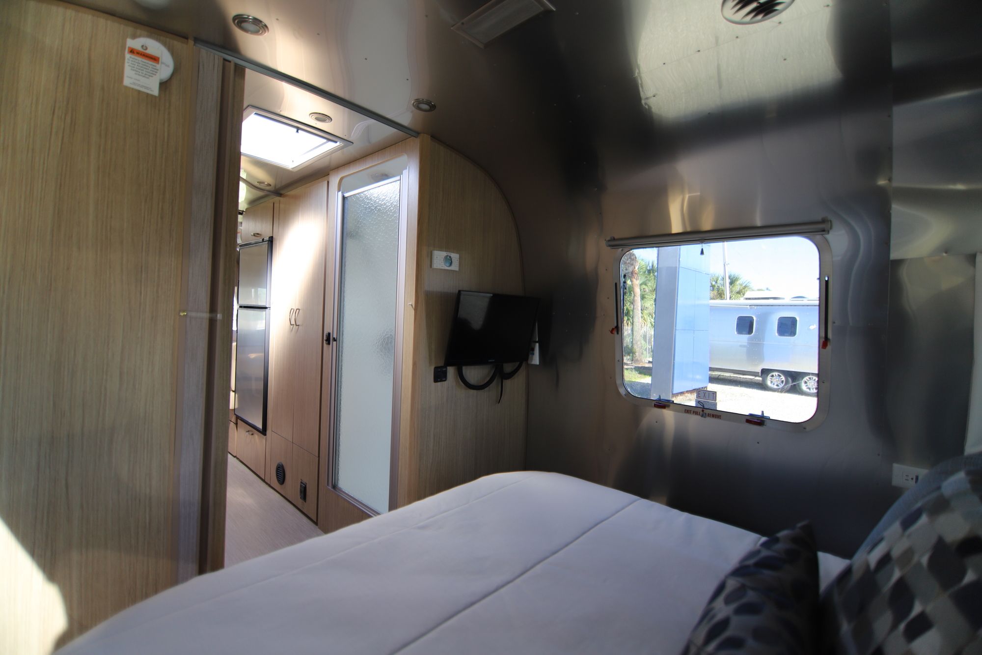 New 2019 Airstream Flying Cloud 27FB Travel Trailer  For Sale