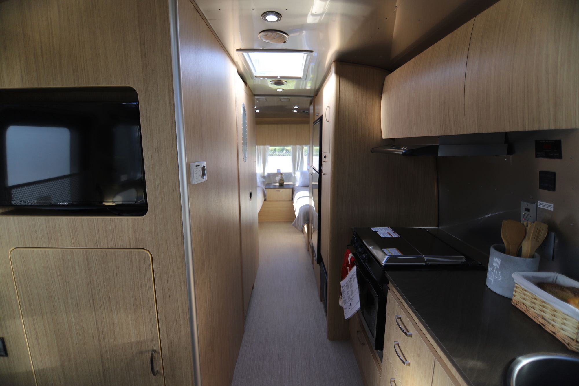 New 2019 Airstream Flying Cloud 26RB Travel Trailer  For Sale