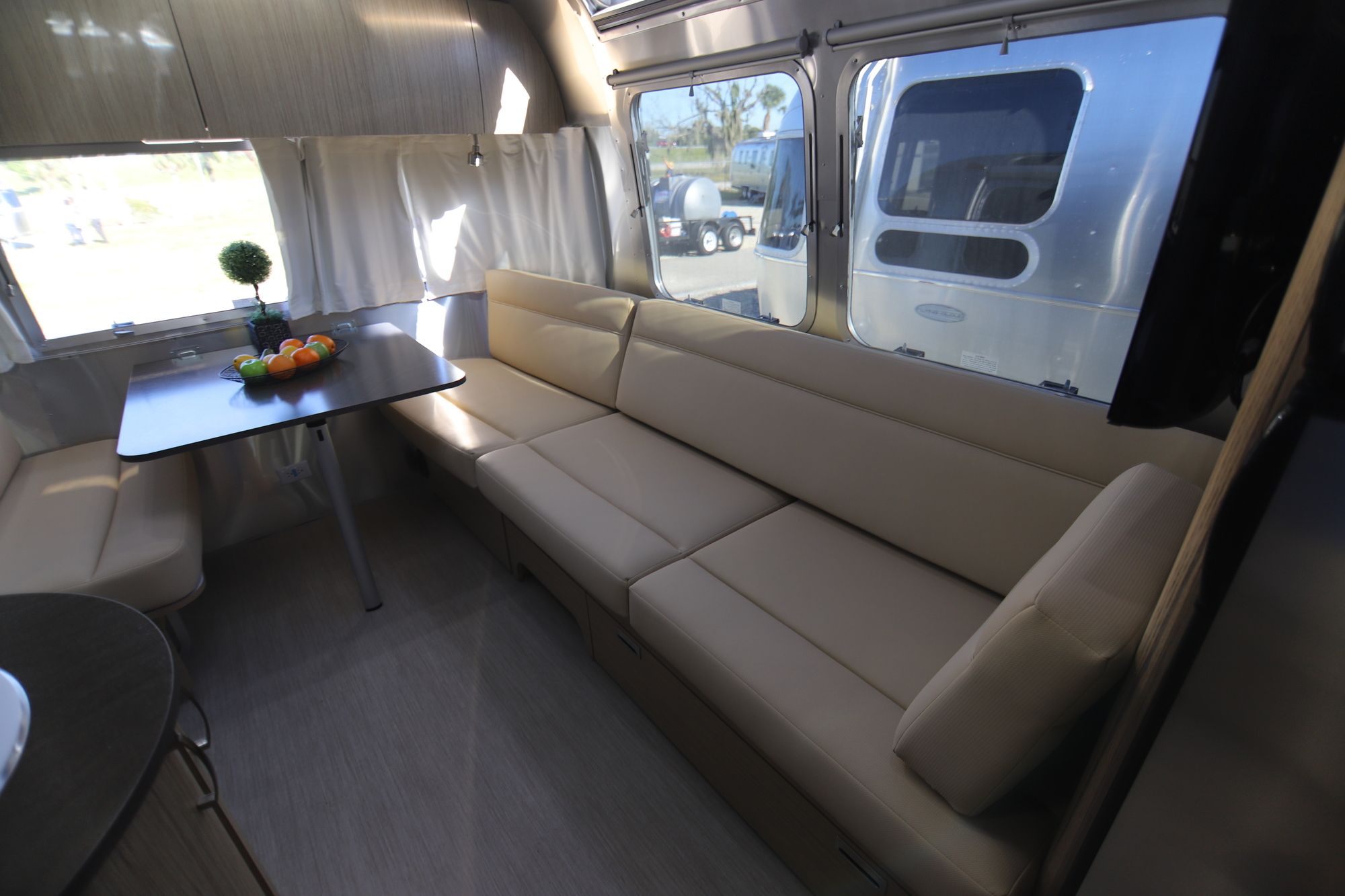 New 2019 Airstream Flying Cloud 25FB Travel Trailer  For Sale