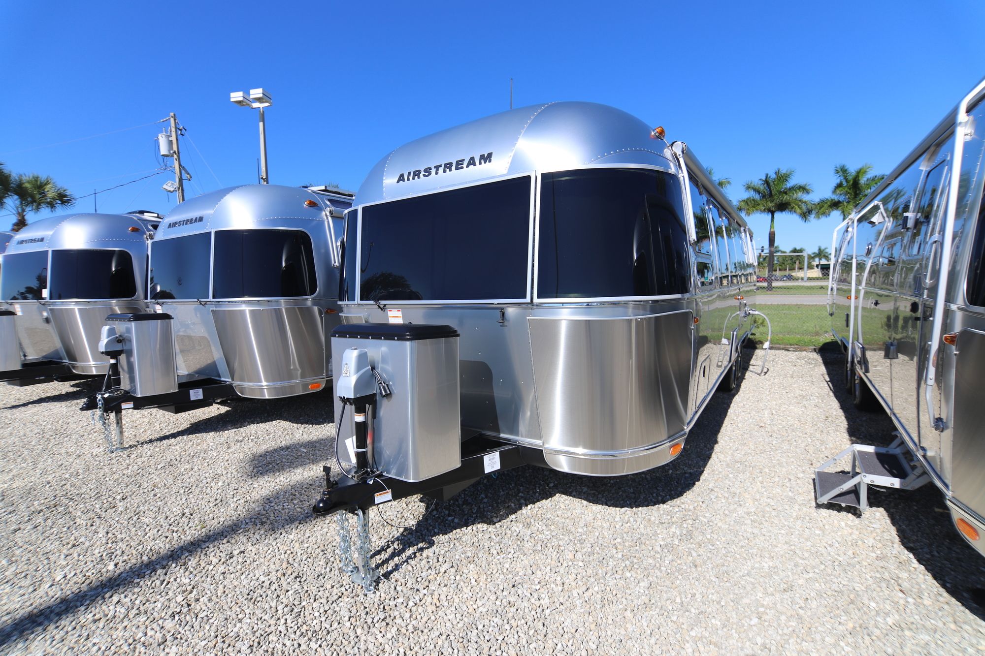 New 2019 Airstream Intl Serenity 30RB Travel Trailer  For Sale