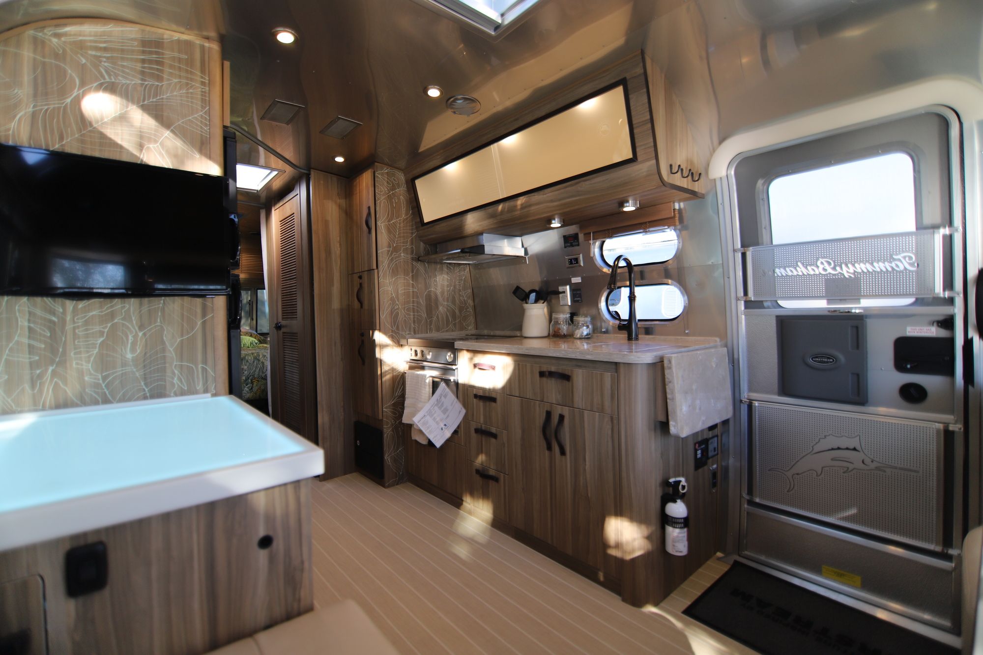 New 2019 Airstream Tommy Bahama 27FB Travel Trailer  For Sale