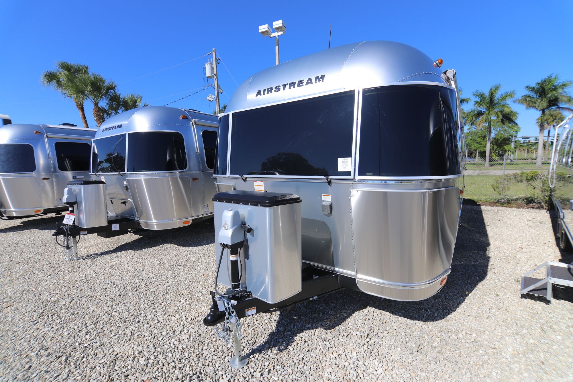 New 2019 Airstream Intl Serenity 28RB Travel Trailer  For Sale