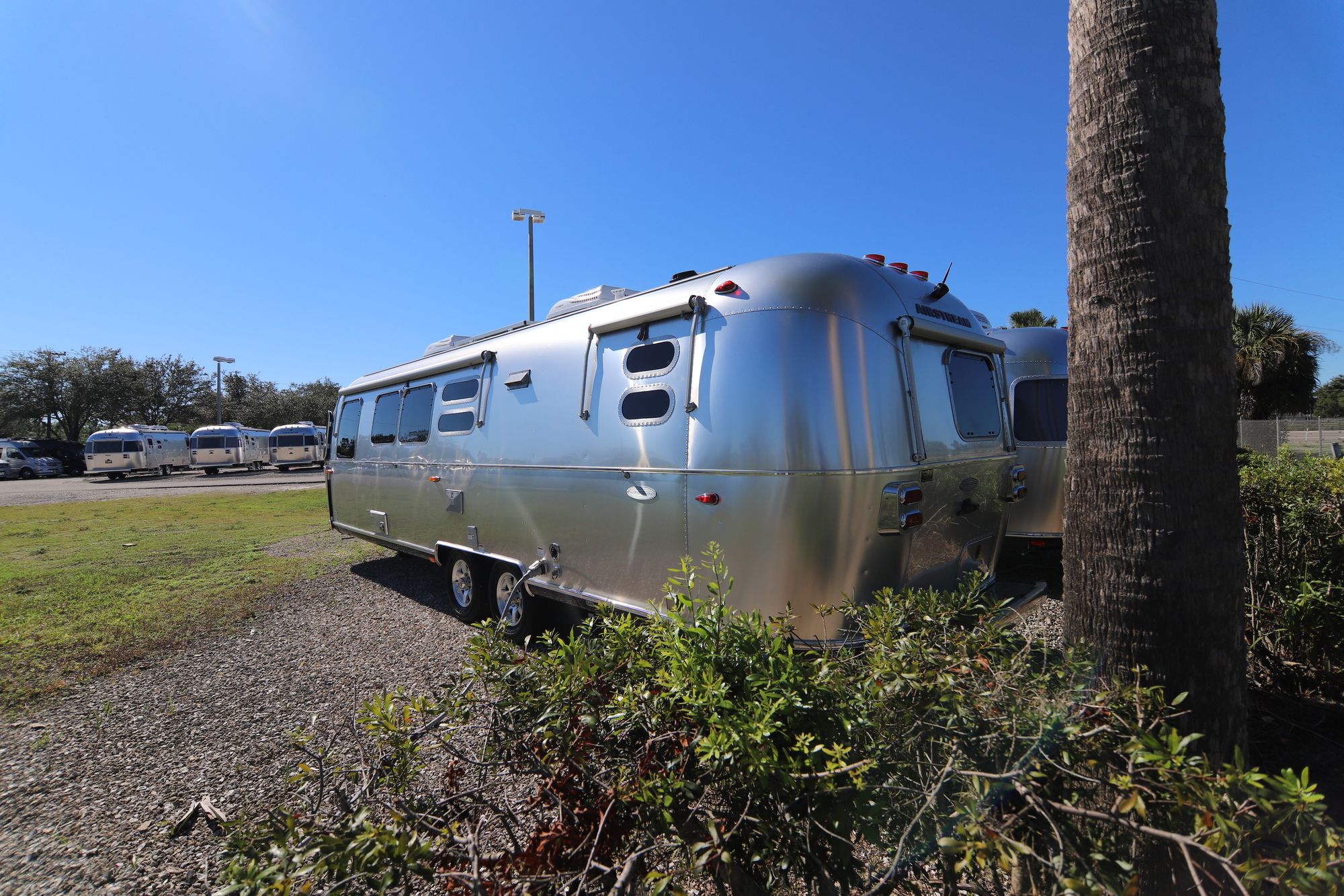 New 2019 Airstream Flying Cloud 30FB Travel Trailer  For Sale