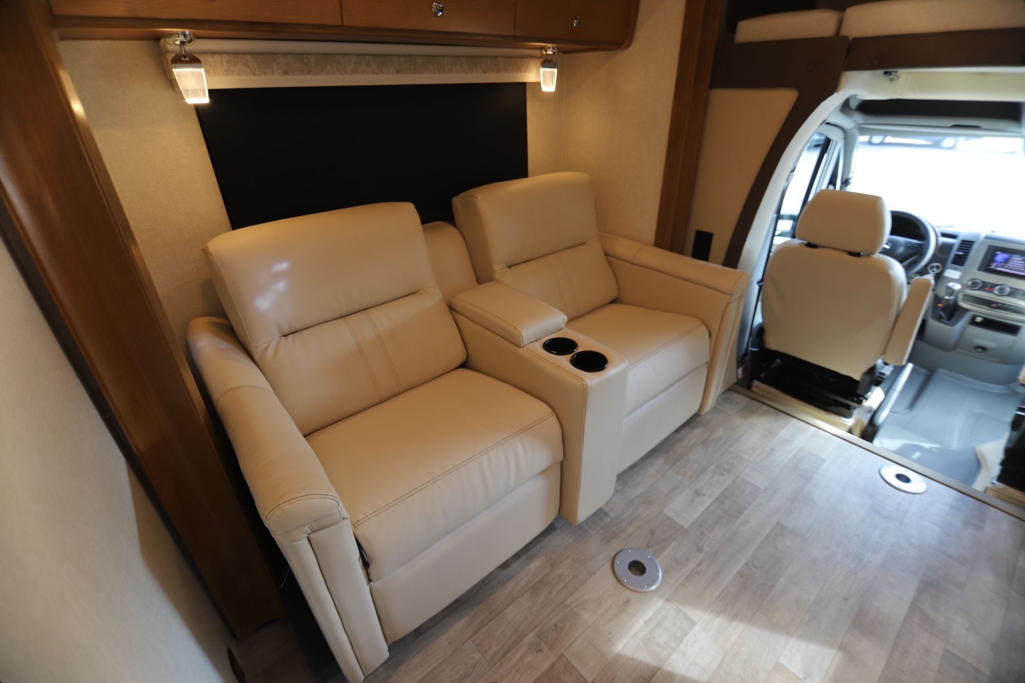 New 2019 Tiffin Motor Homes Wayfarer 25QW Class C  For Sale