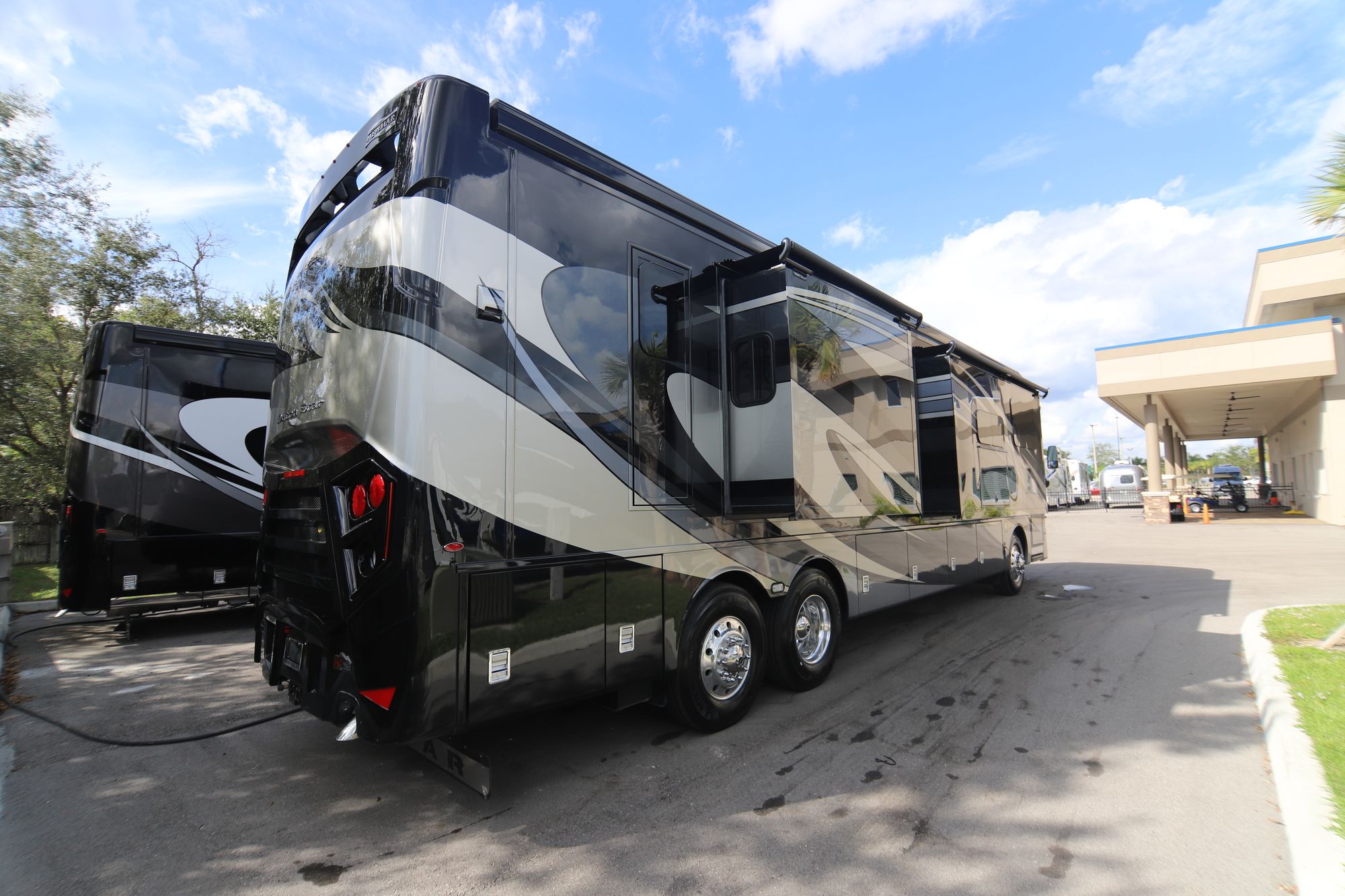 New 2019 Newmar Dutch Star 4018 Class A  For Sale