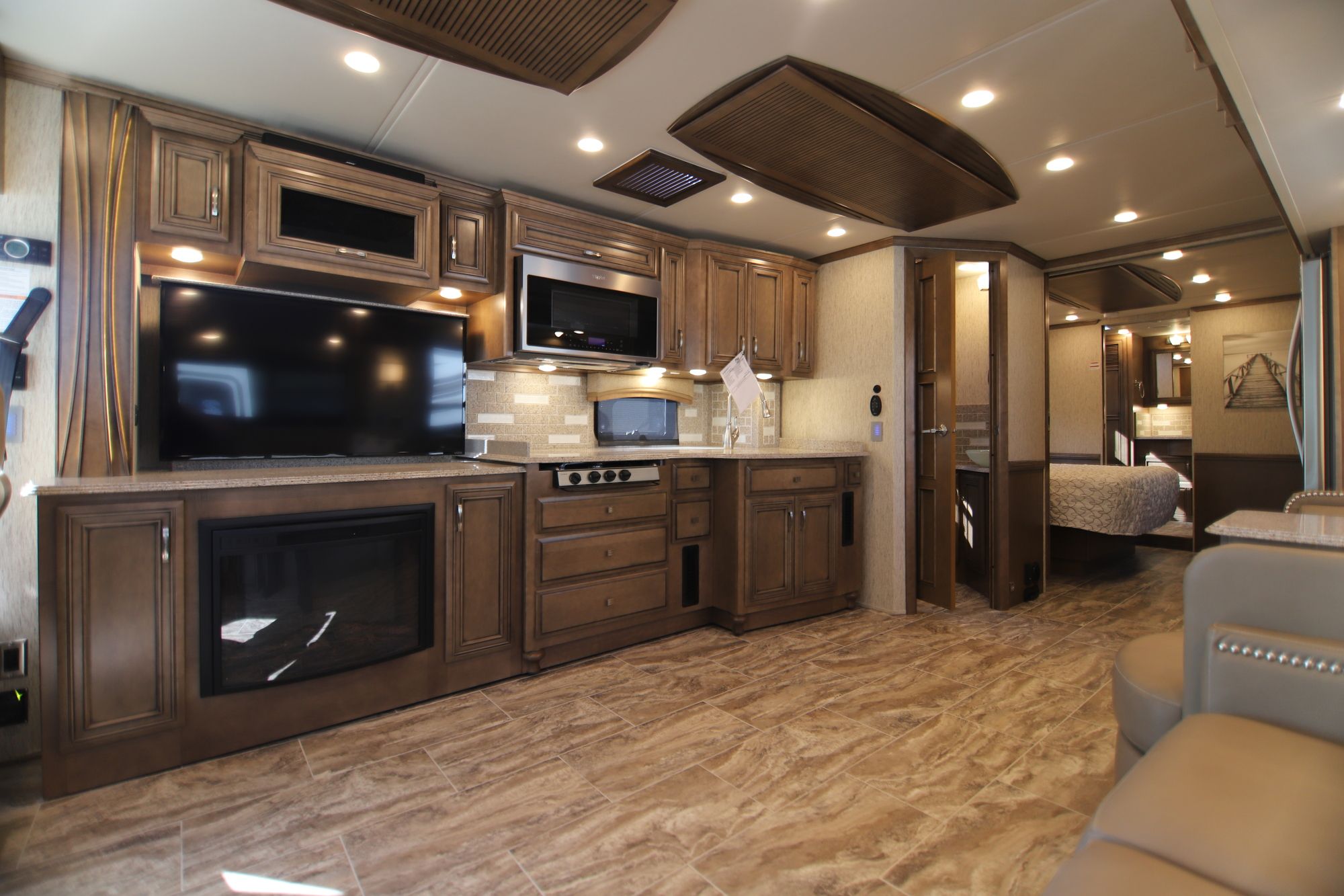 New 2019 Newmar Ventana Le 3709 Class A  For Sale