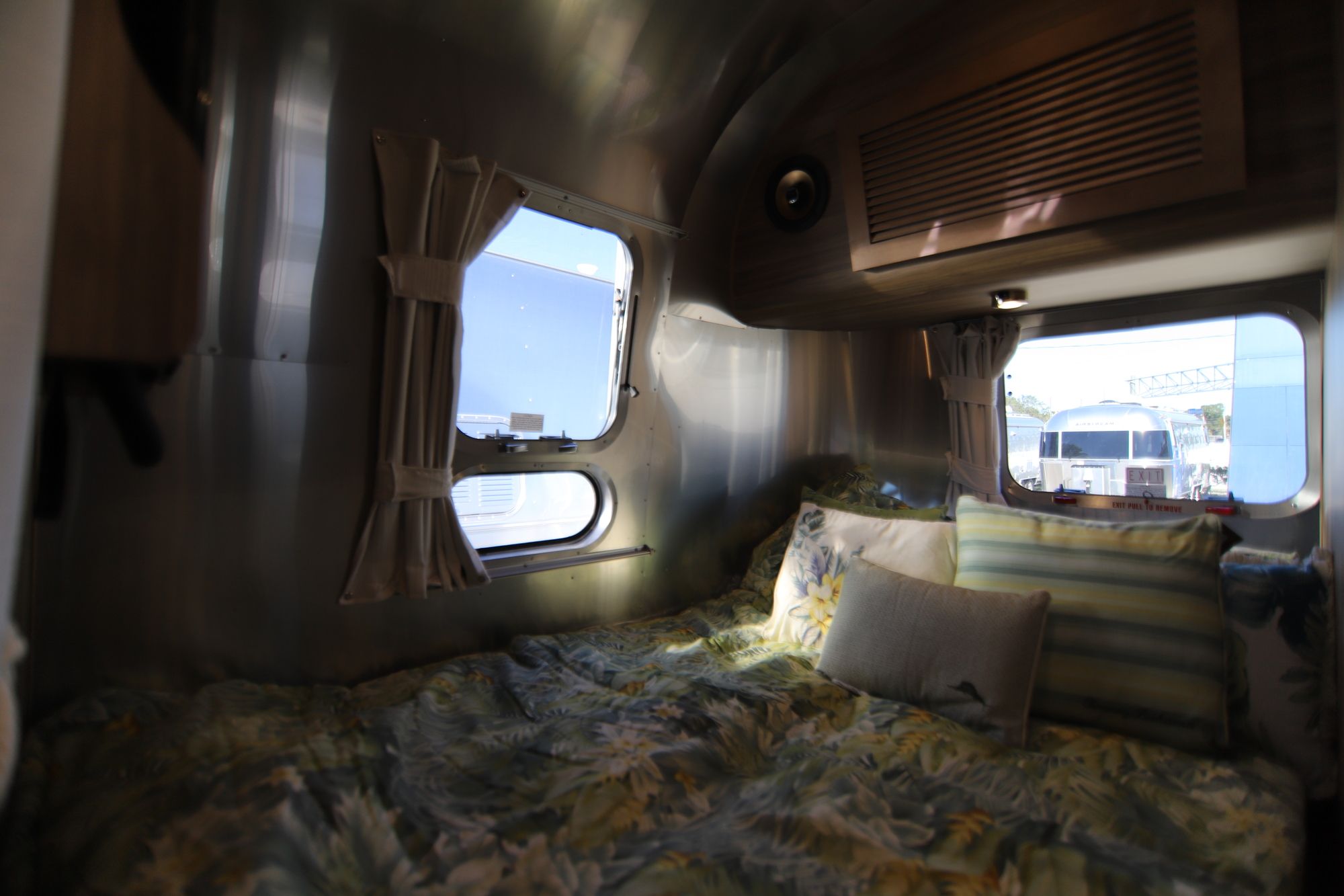 New 2019 Airstream Tommy Bahama 19CB Travel Trailer  For Sale