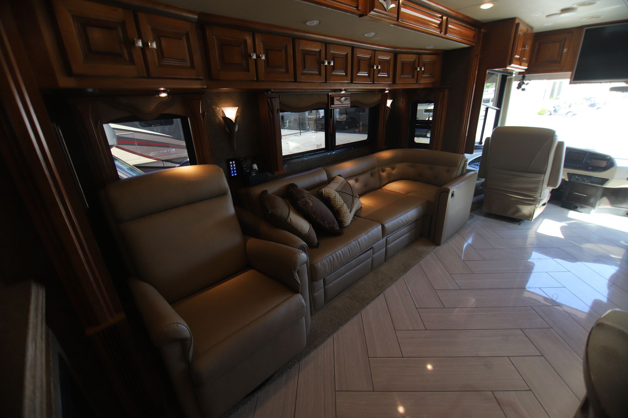 Used 2015 Tiffin Motor Homes Allegro Bus 37AP Class A  For Sale