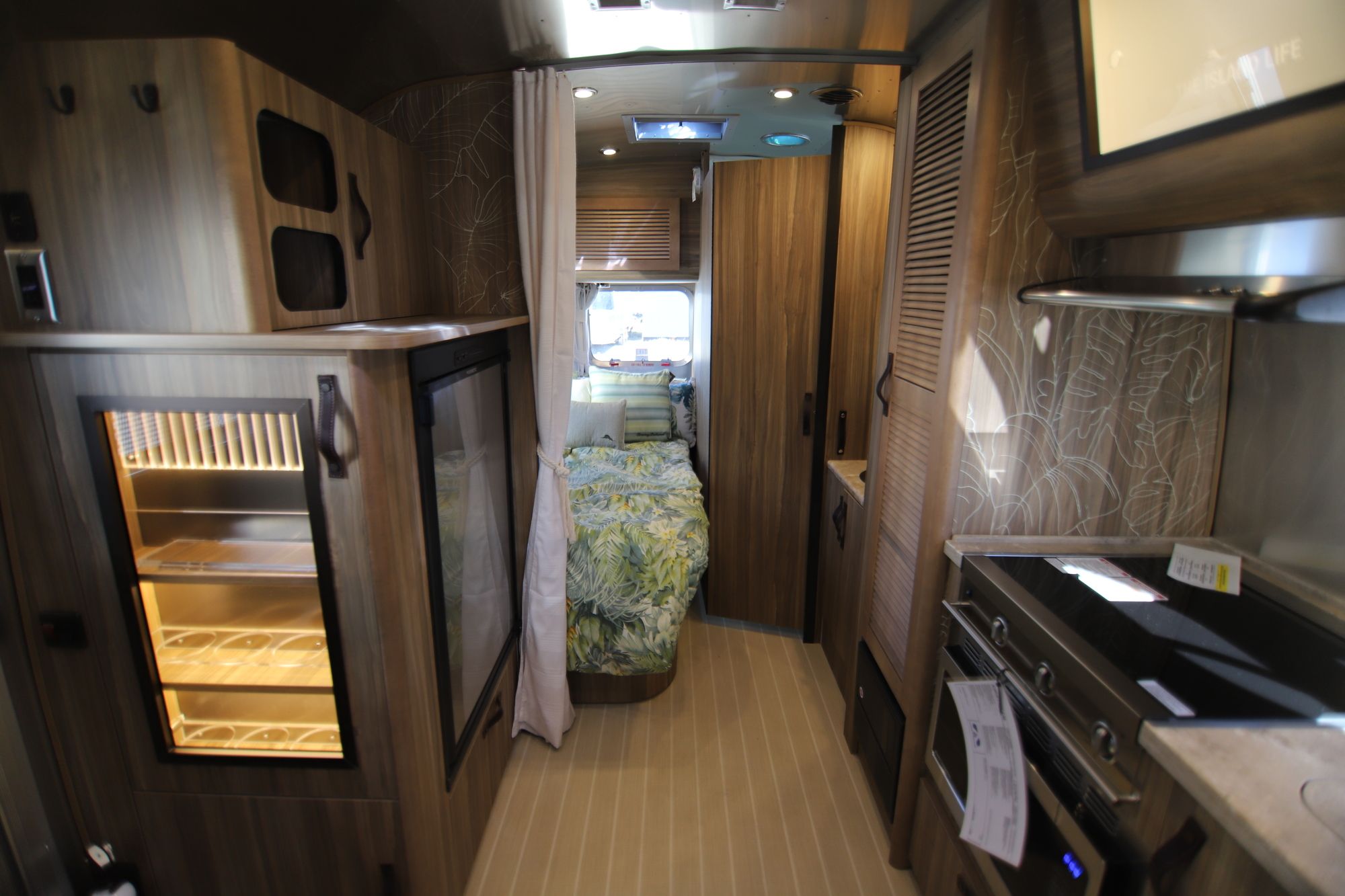 New 2019 Airstream Tommy Bahama 19CB Travel Trailer  For Sale