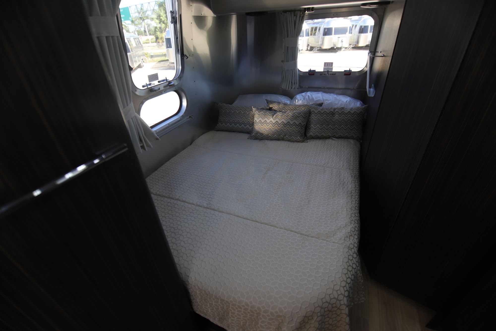 New 2019 Airstream Intl Signature 23CB Travel Trailer  For Sale