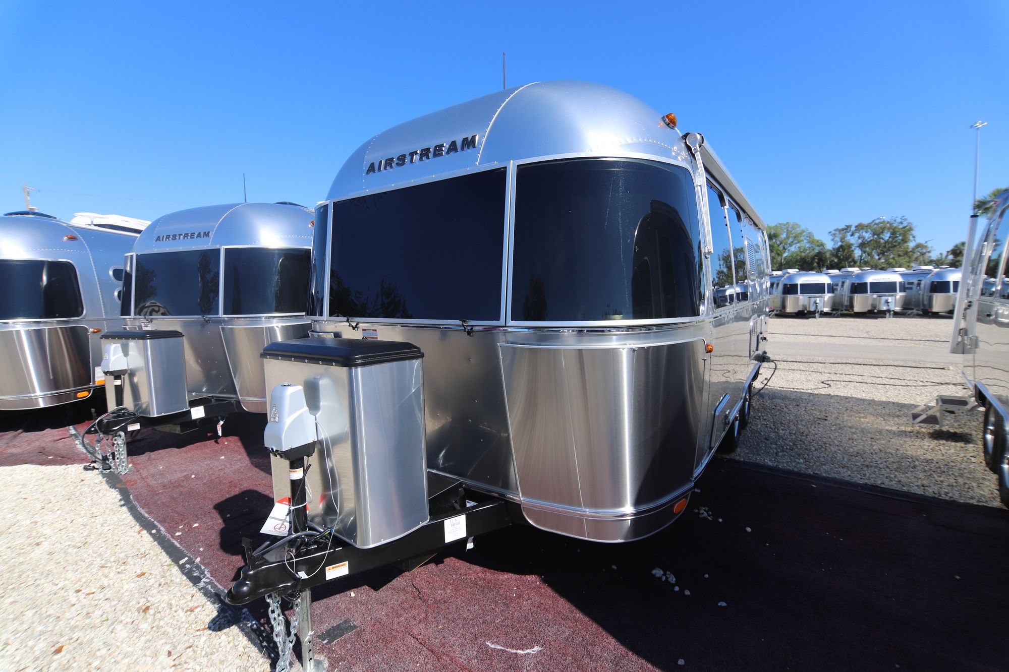 New 2019 Airstream Intl Signature 23CB Travel Trailer  For Sale