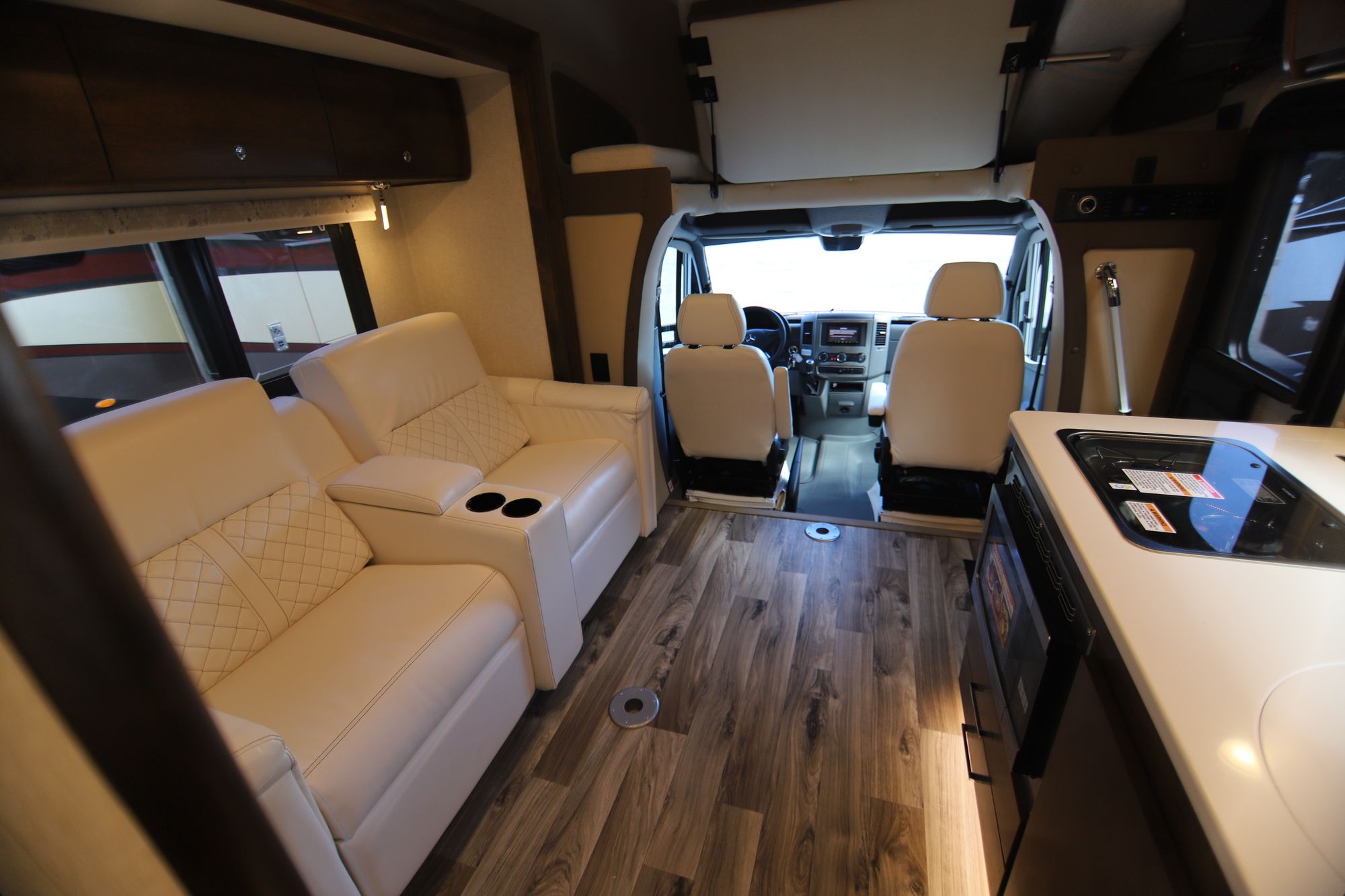 New 2019 Tiffin Motor Homes Wayfarer 25QW Class C  For Sale