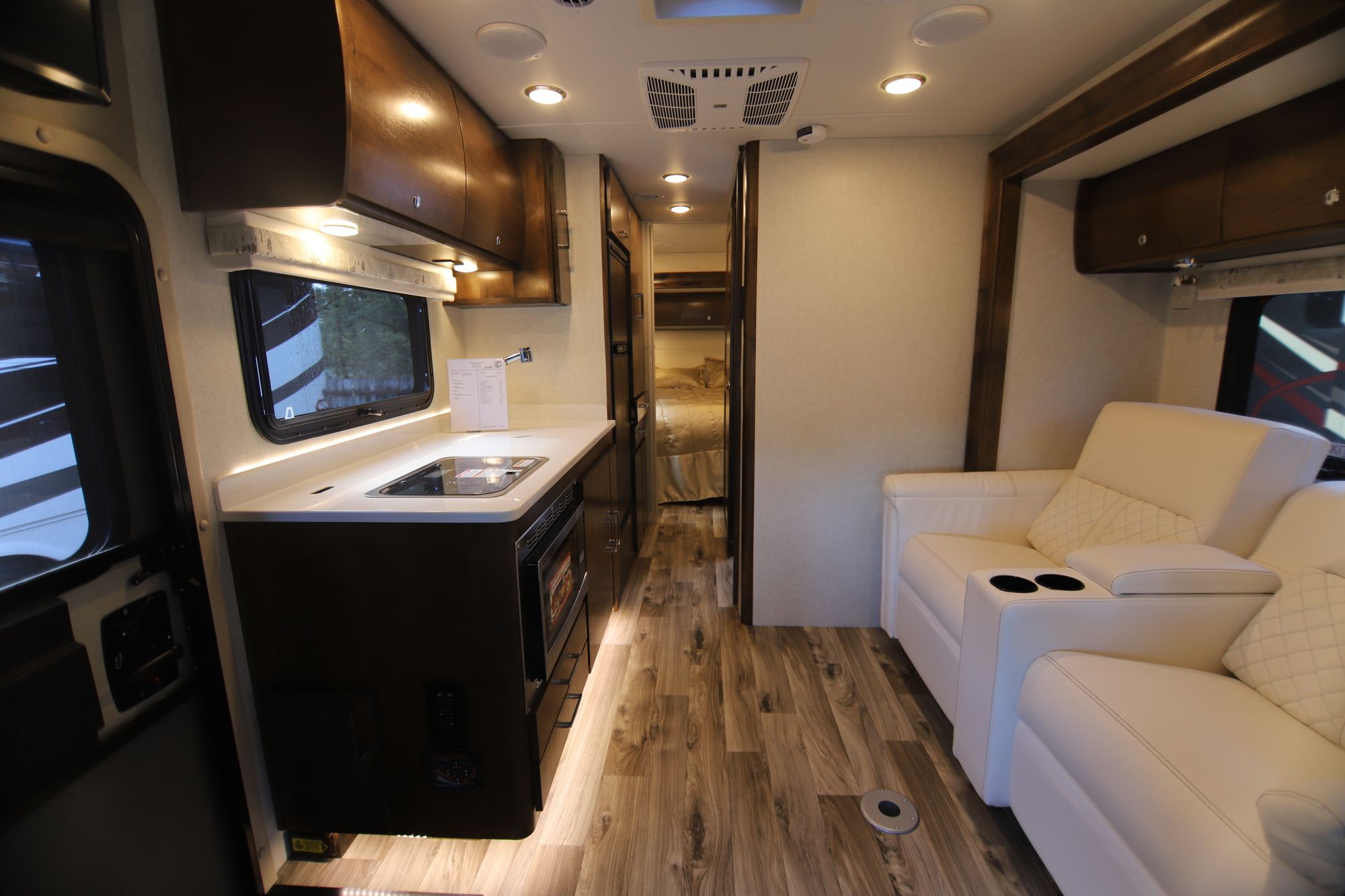 New 2019 Tiffin Motor Homes Wayfarer 25QW Class C  For Sale