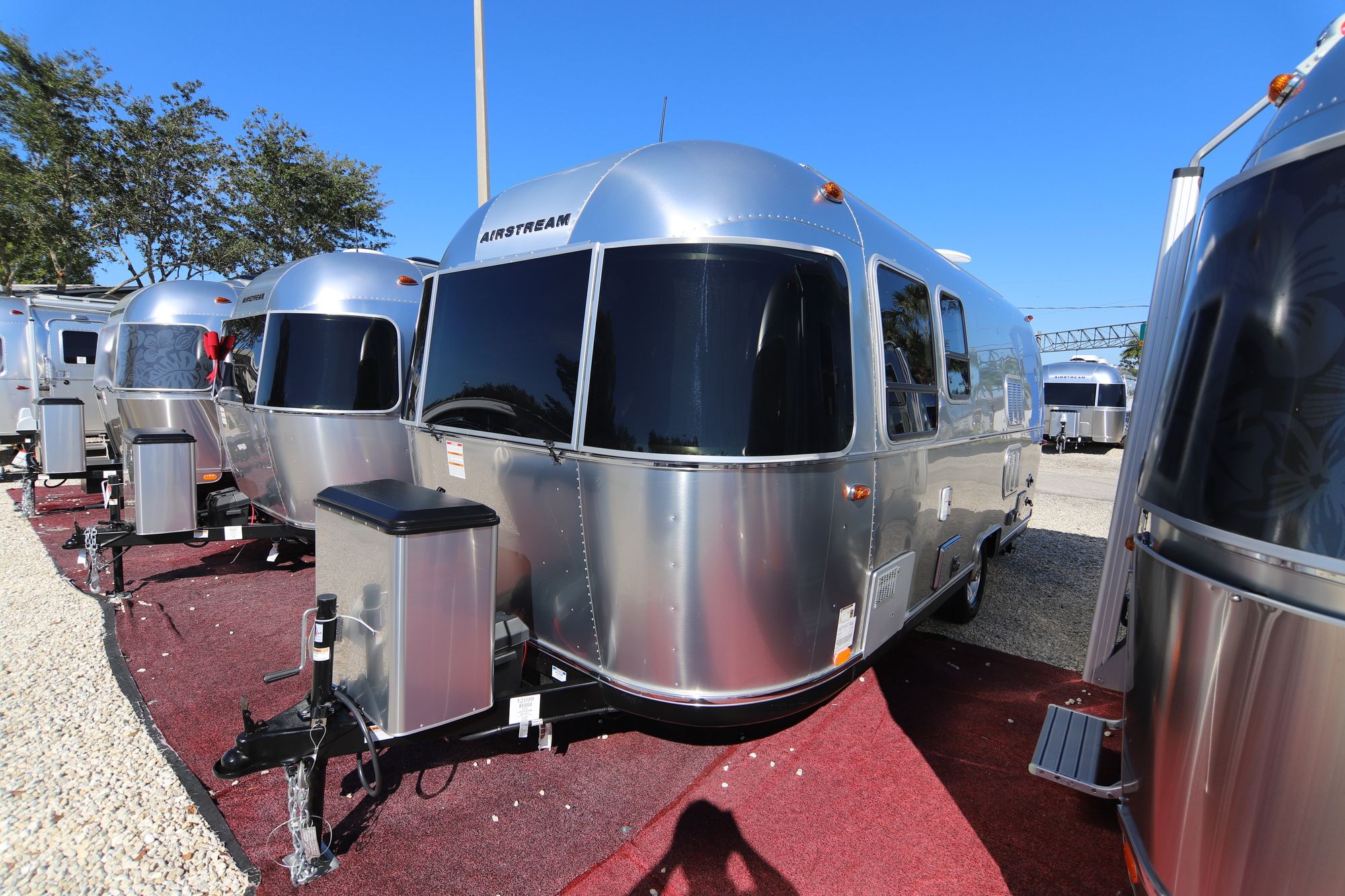 New 2019 Airstream Sport 22FB Travel Trailer  For Sale