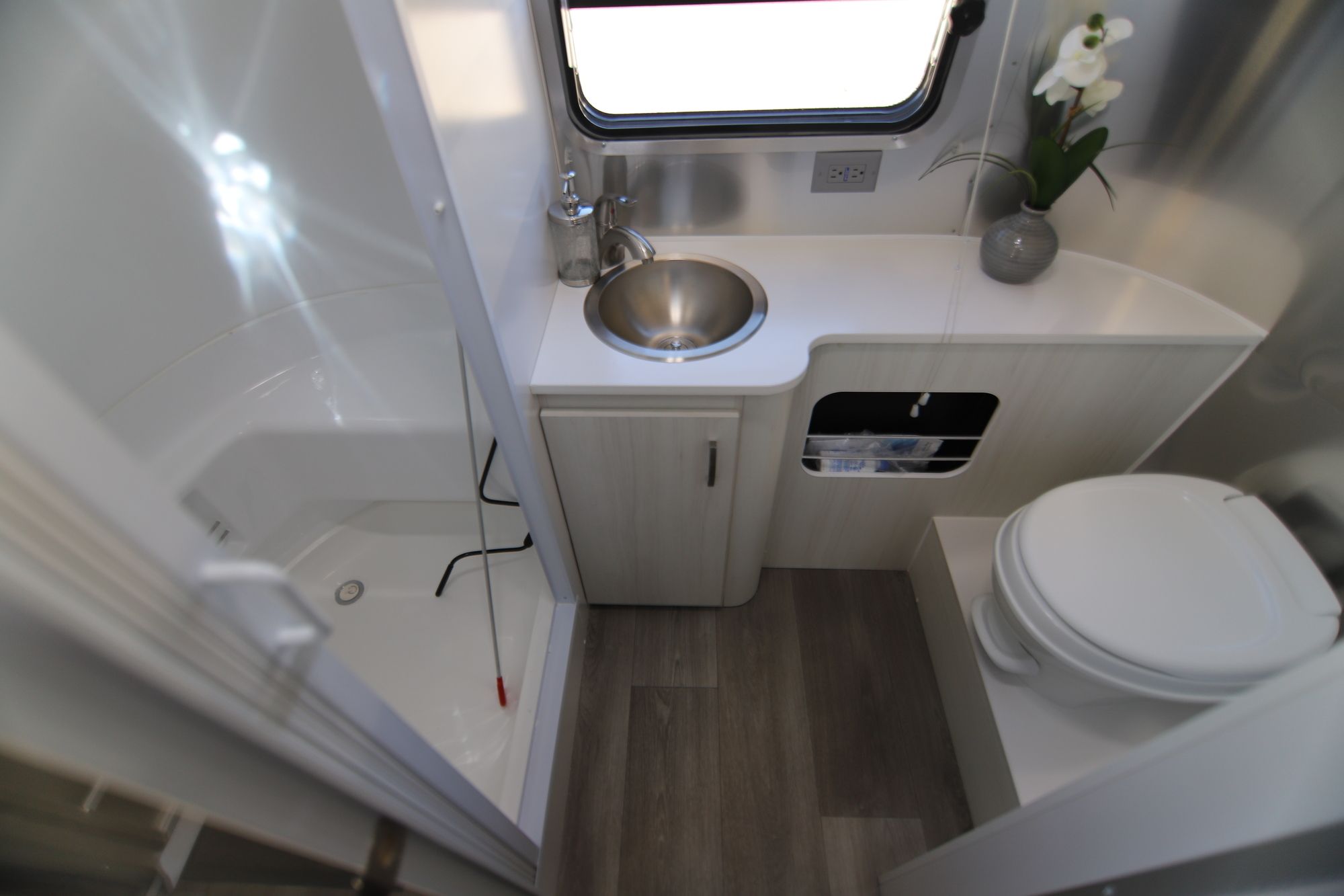 New 2019 Airstream Sport 22FB Travel Trailer  For Sale