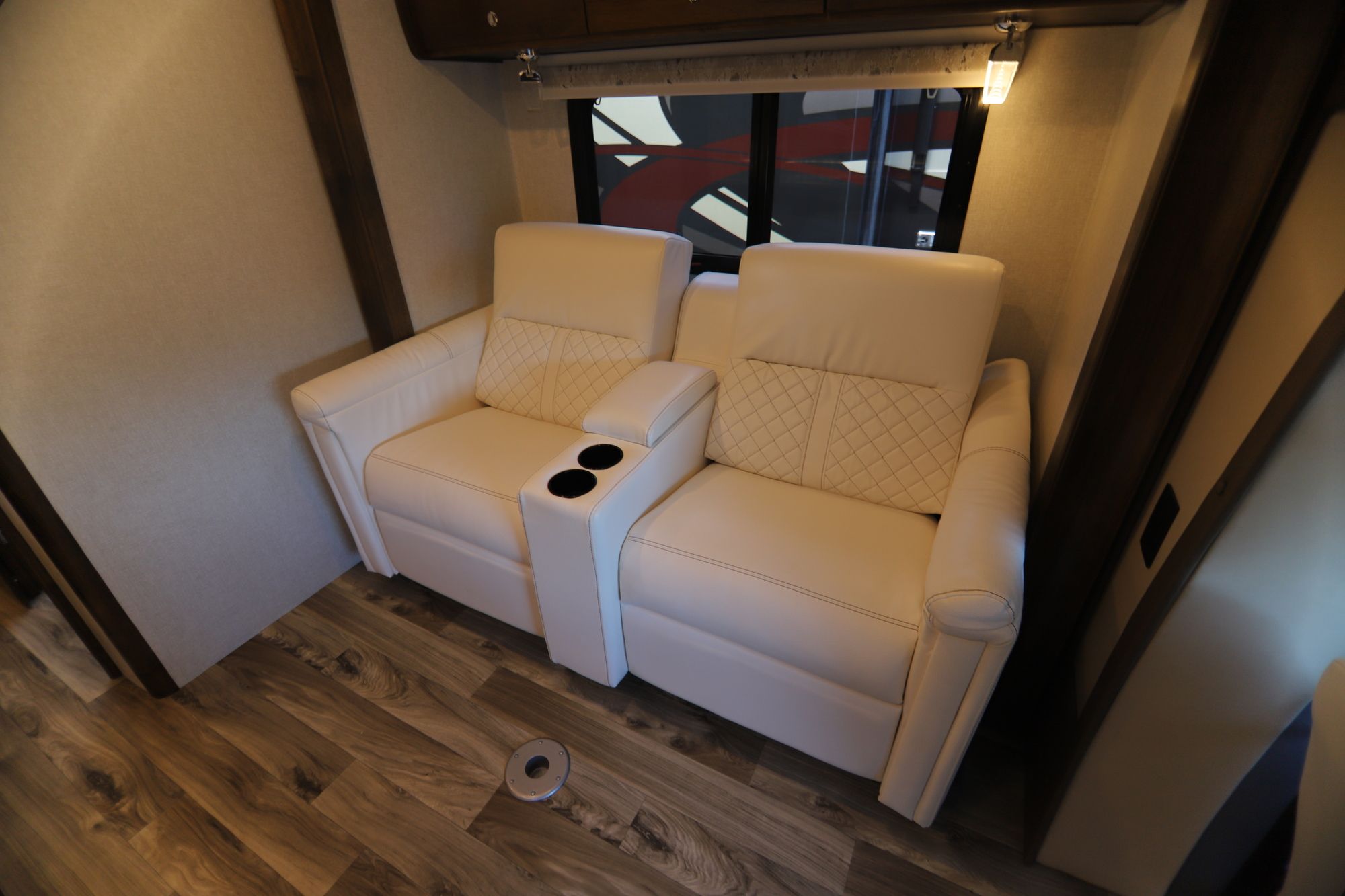 New 2019 Tiffin Motor Homes Wayfarer 25QW Class C  For Sale