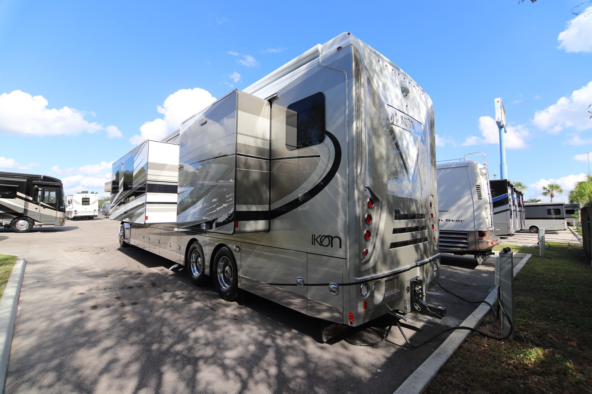 New 2019 Renegade Rv Ikon i4534RX Super C  For Sale