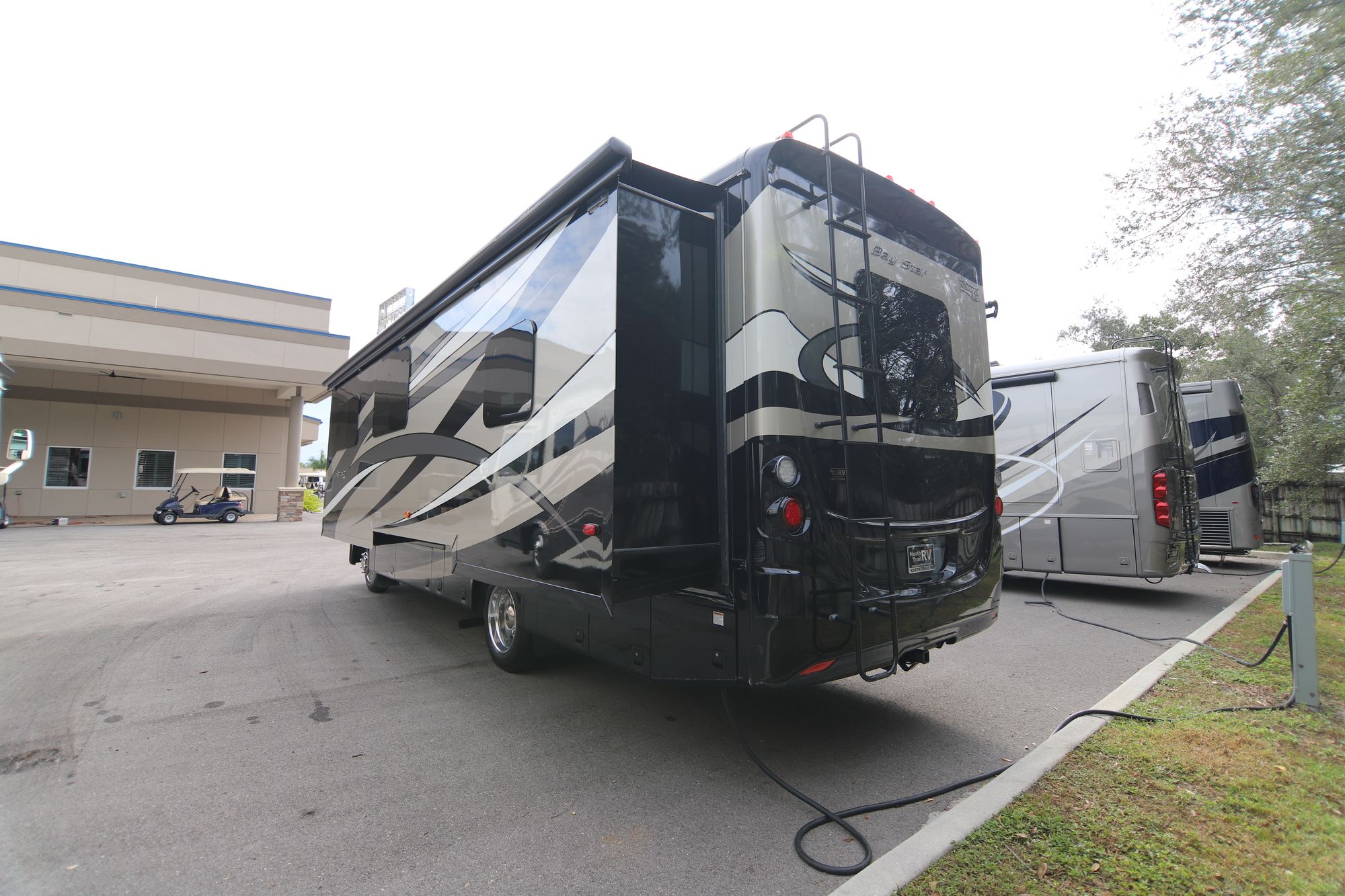 Used 2016 Newmar Bay Star 3124 Class A  For Sale