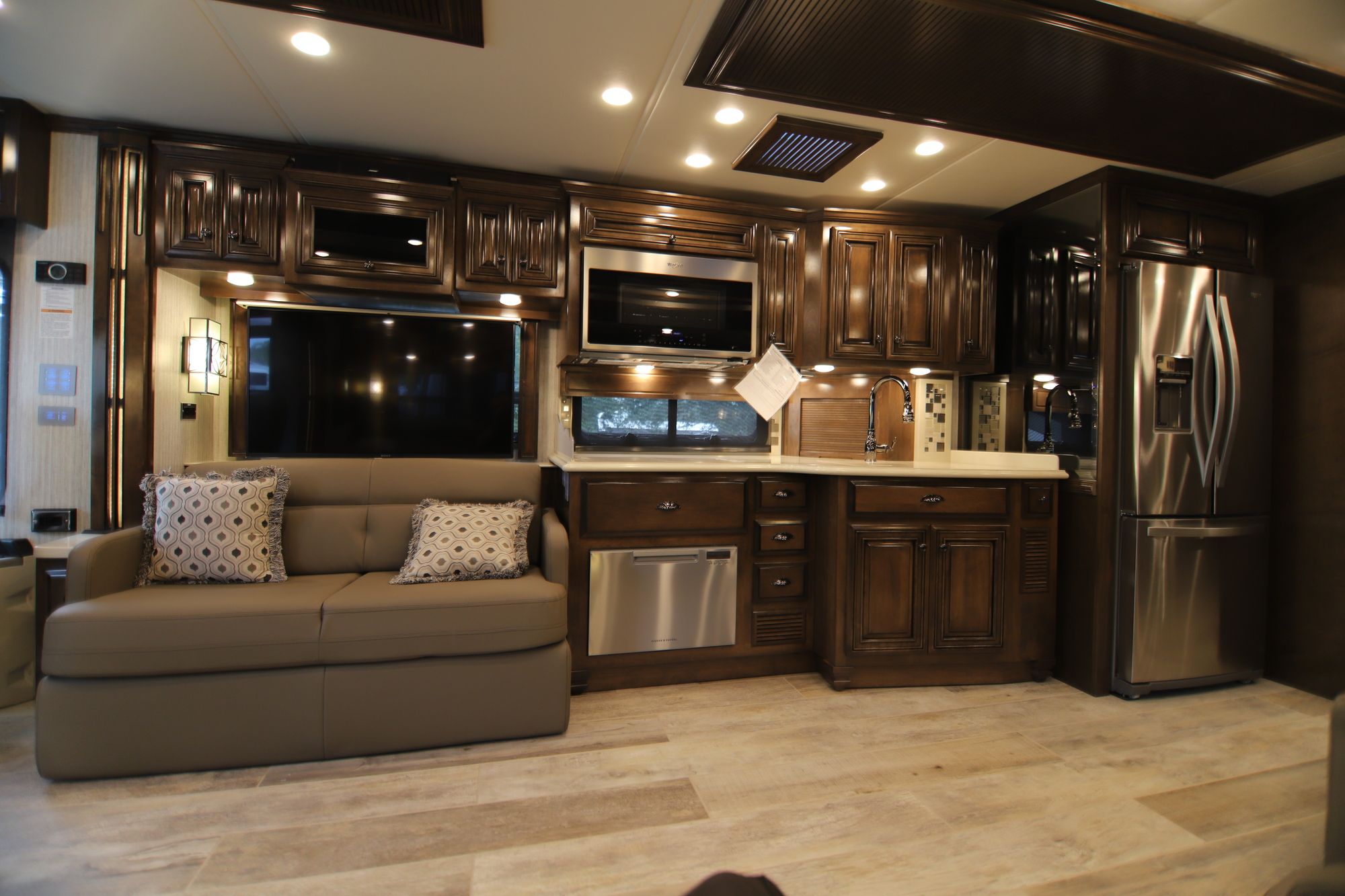 New 2019 Newmar Dutch Star 4326 Class A  For Sale