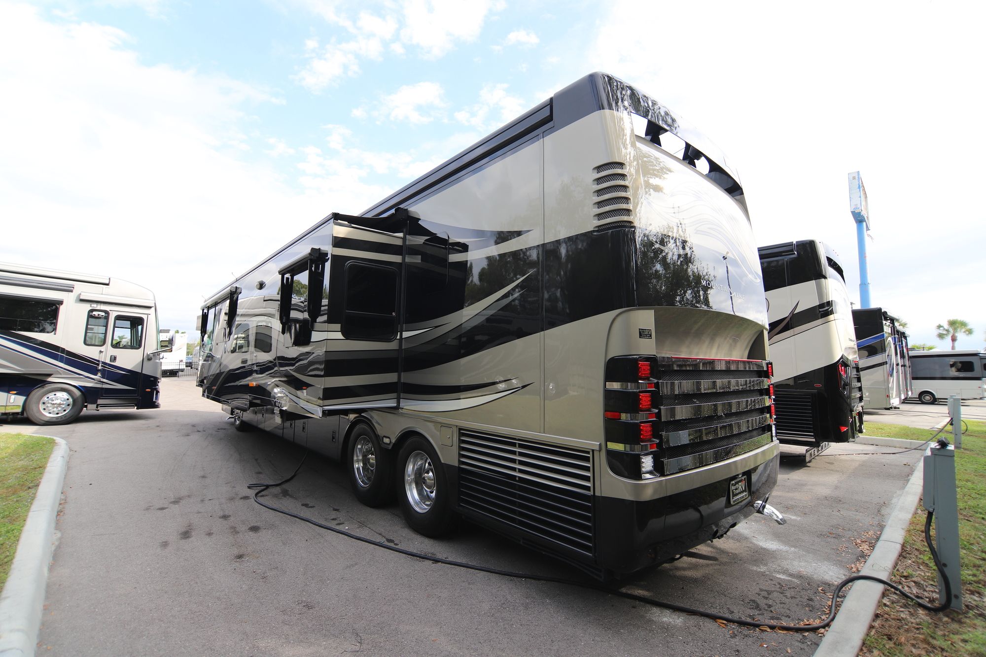 Used 2012 Newmar Mountain Aire 4344 Class A  For Sale