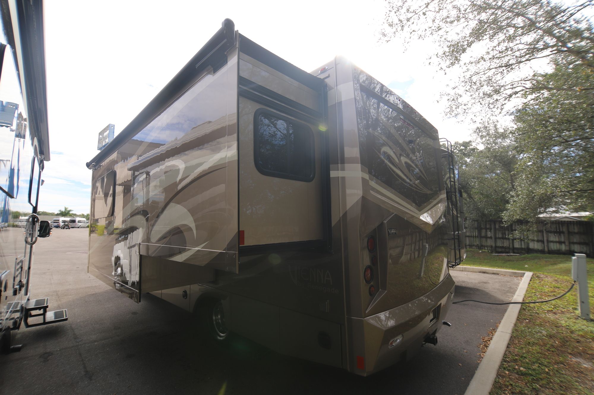 New 2019 Renegade Rv Vienna 25VFWS Class C  For Sale