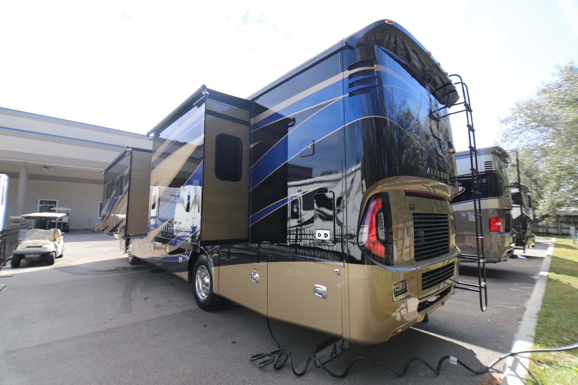 New 2019 Tiffin Motor Homes Allegro Red 37BA Class A  For Sale