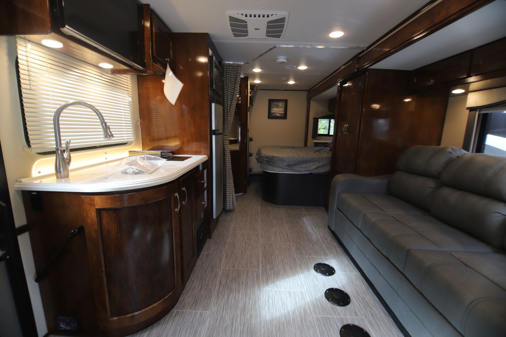 New 2019 Renegade Rv Vienna 25VFWS Class C  For Sale