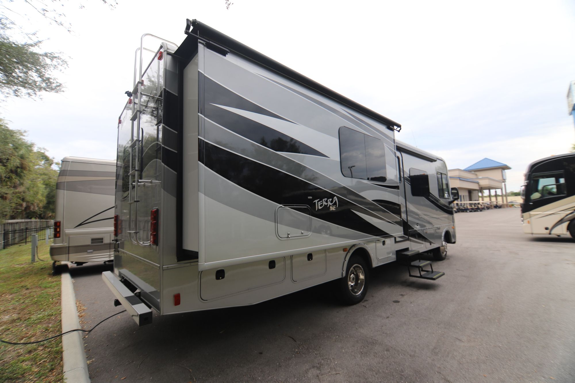 Used 2015 Fleetwood Terra 31C Class A  For Sale