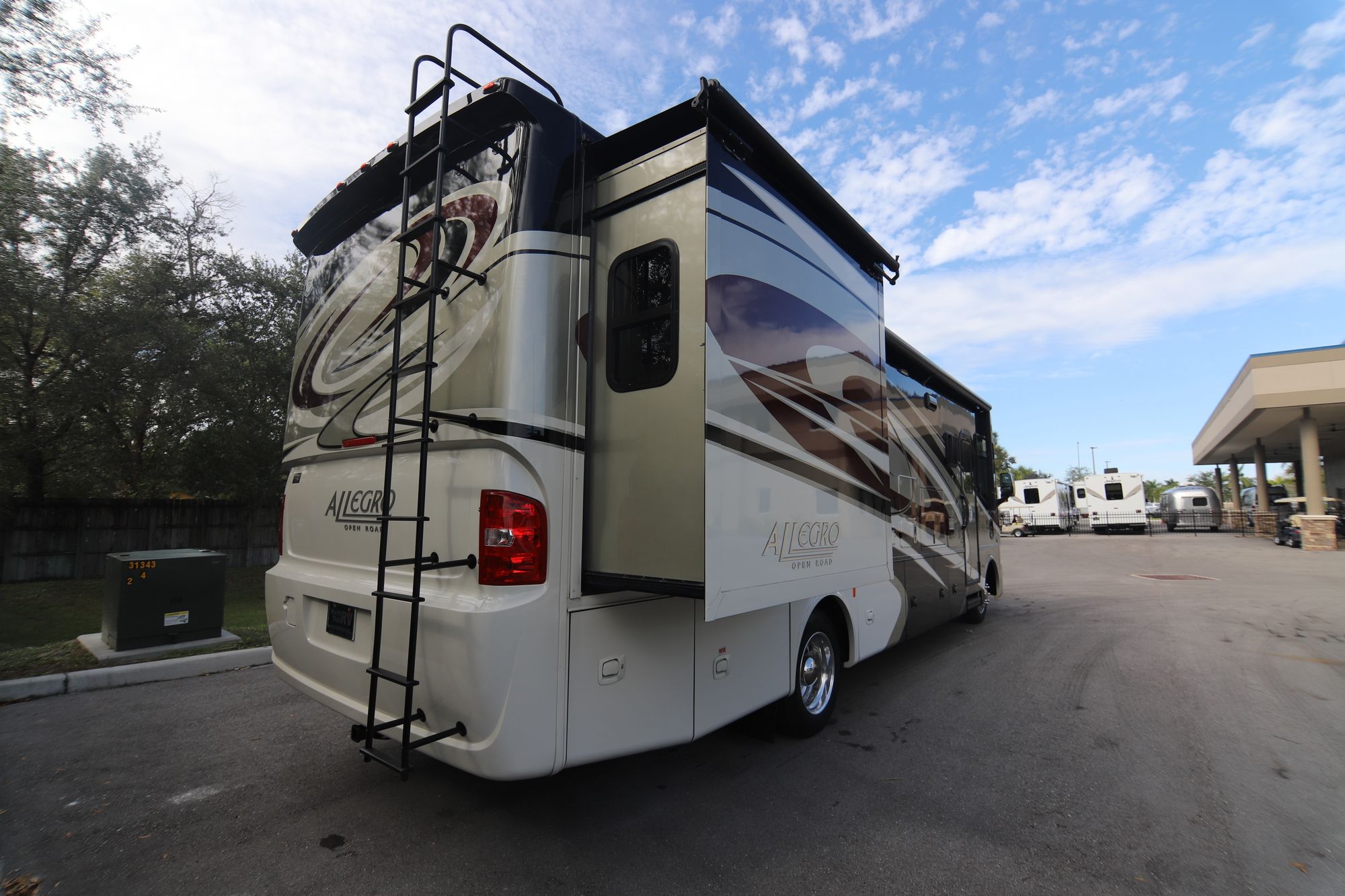 Used 2015 Tiffin Motor Homes Allegro 31SA Class A  For Sale