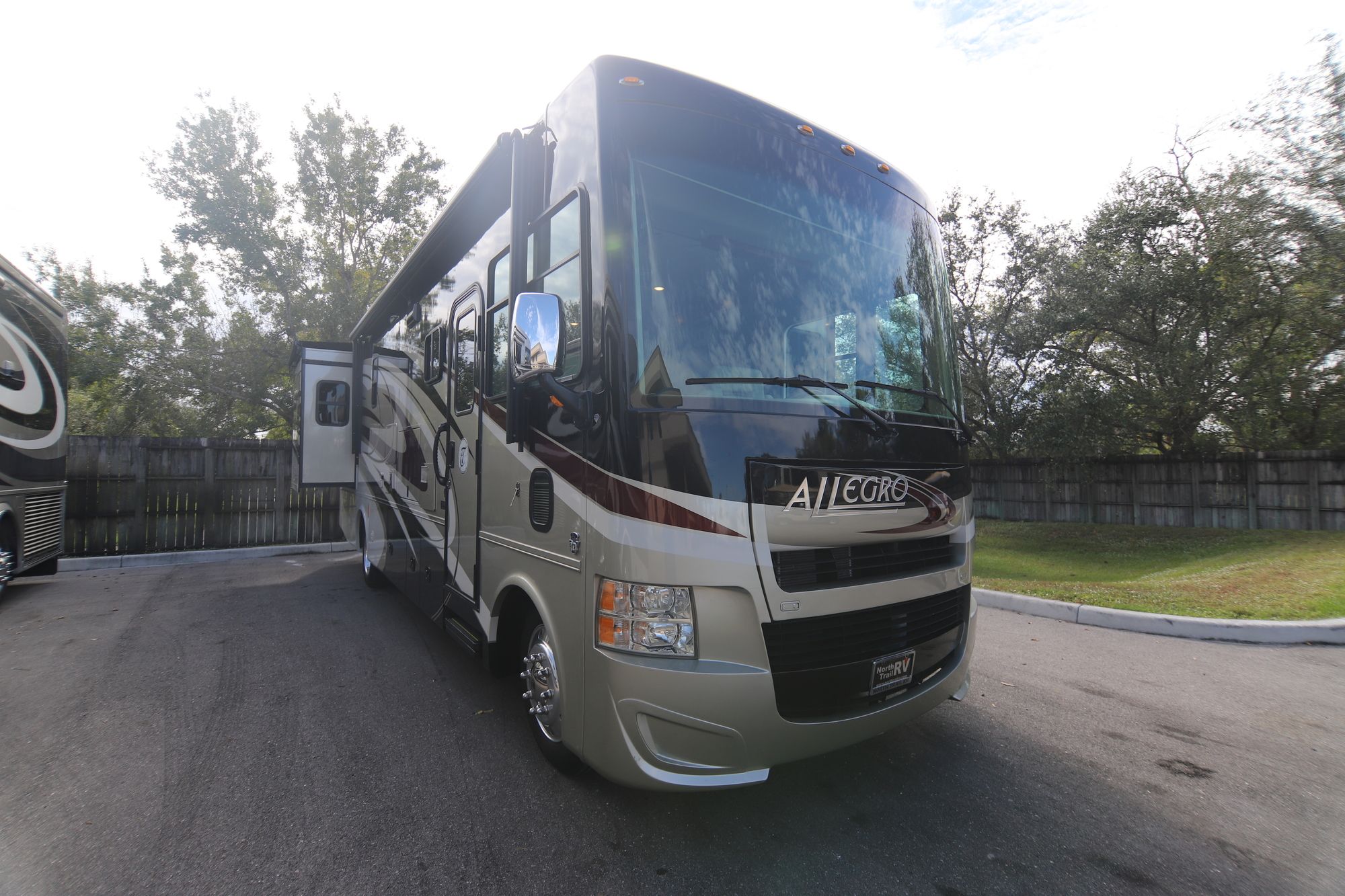 Used 2015 Tiffin Motor Homes Allegro 31SA Class A  For Sale