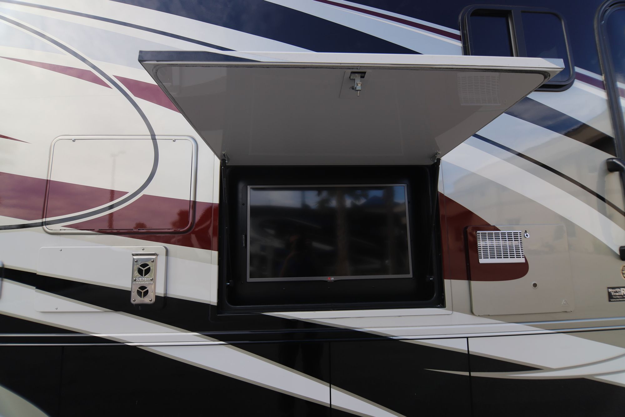 Used 2015 Tiffin Motor Homes Allegro 31SA Class A  For Sale