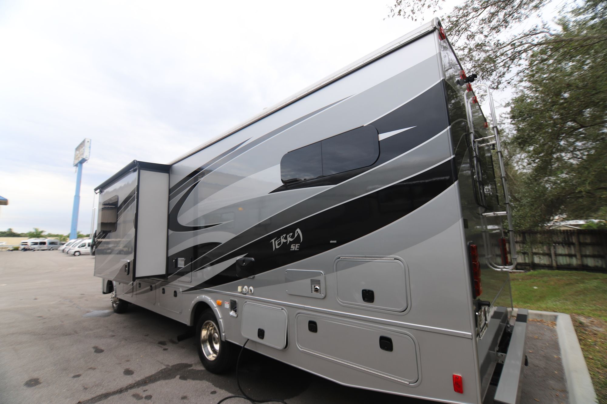 Used 2015 Fleetwood Terra 31C Class A  For Sale