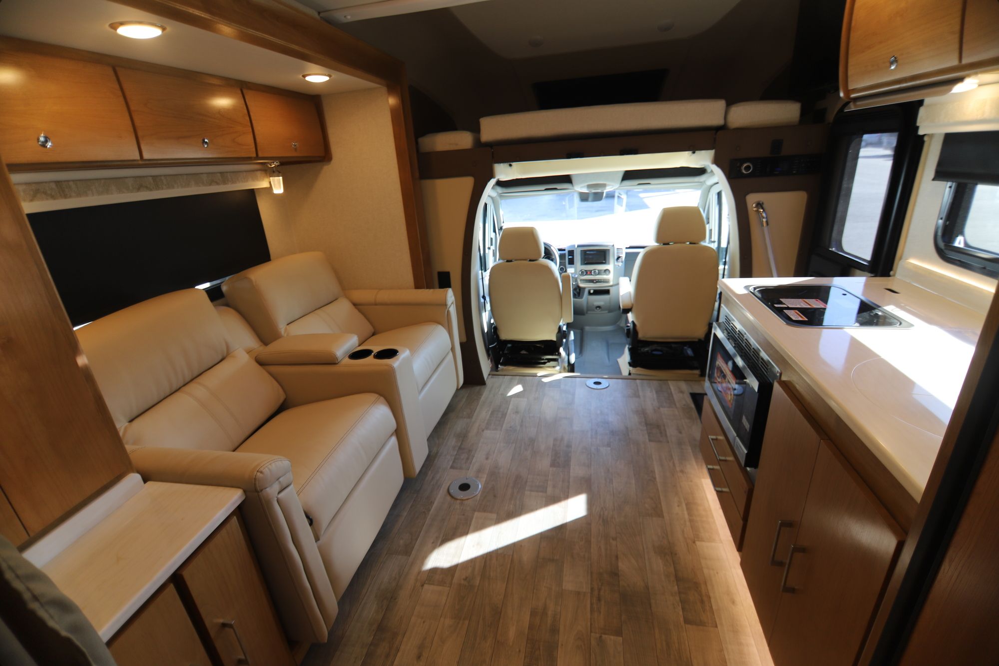 New 2019 Tiffin Motor Homes Wayfarer 24FW Class C  For Sale