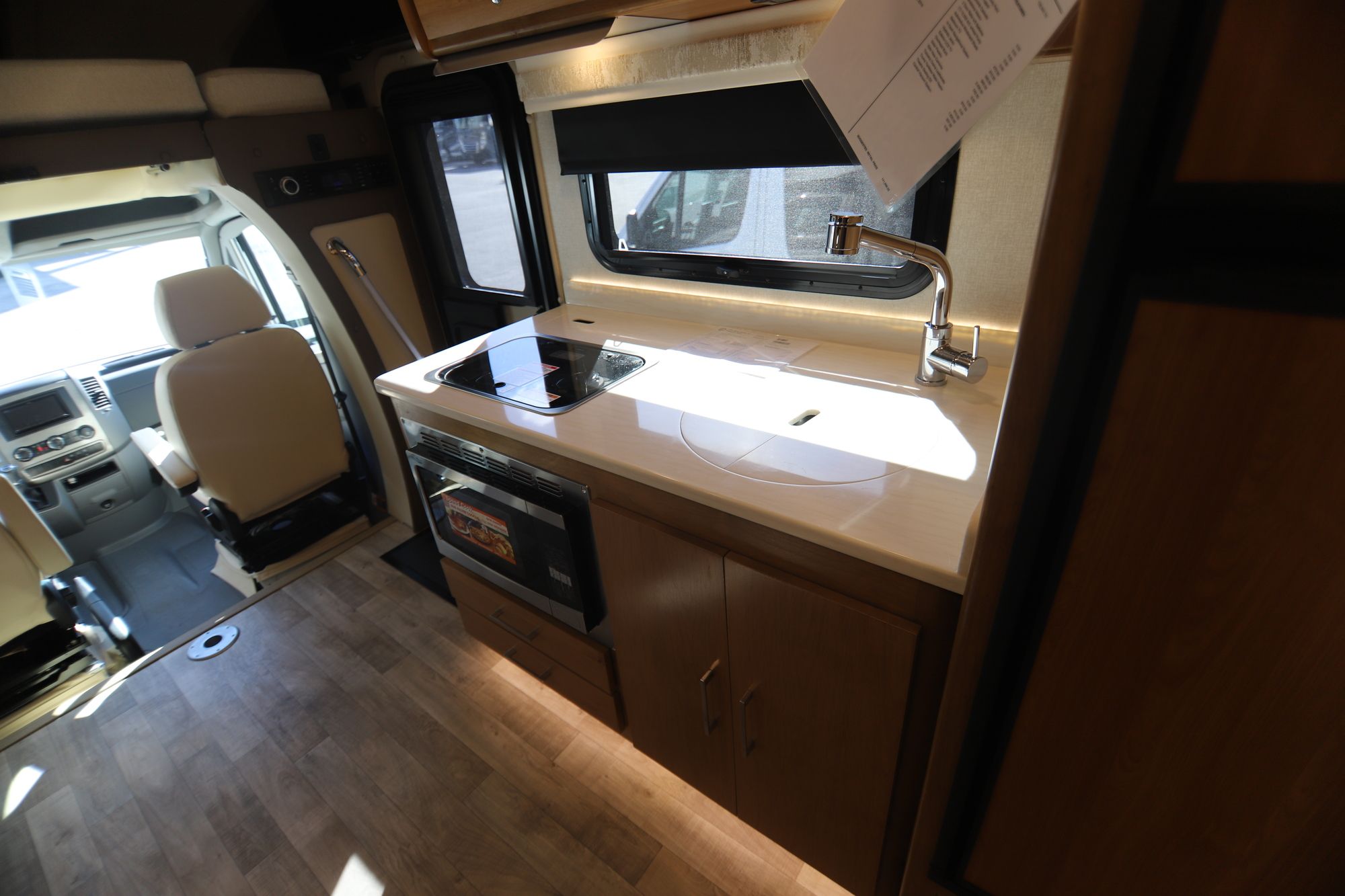 New 2019 Tiffin Motor Homes Wayfarer 24FW Class C  For Sale