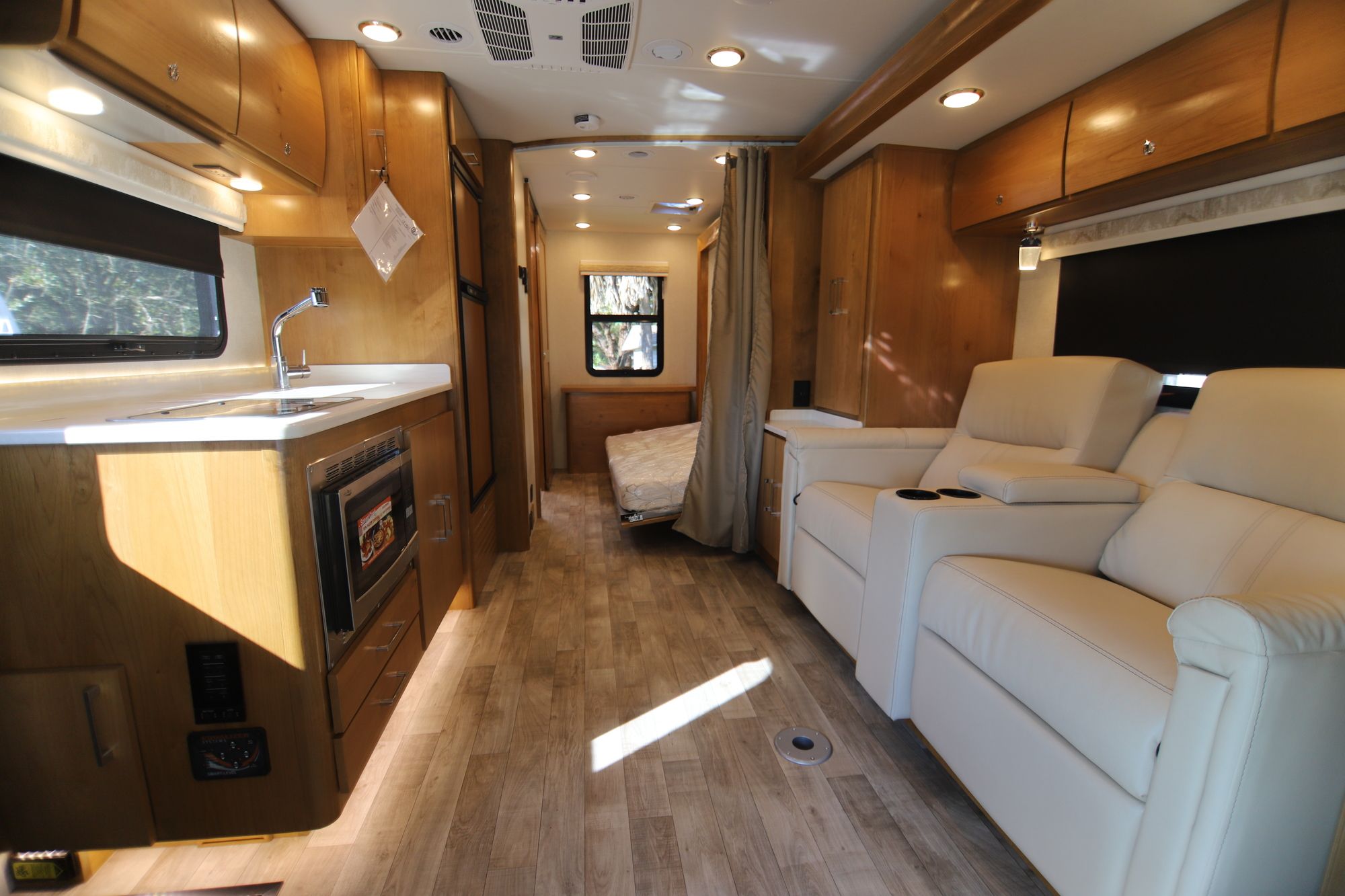 New 2019 Tiffin Motor Homes Wayfarer 24FW Class C  For Sale