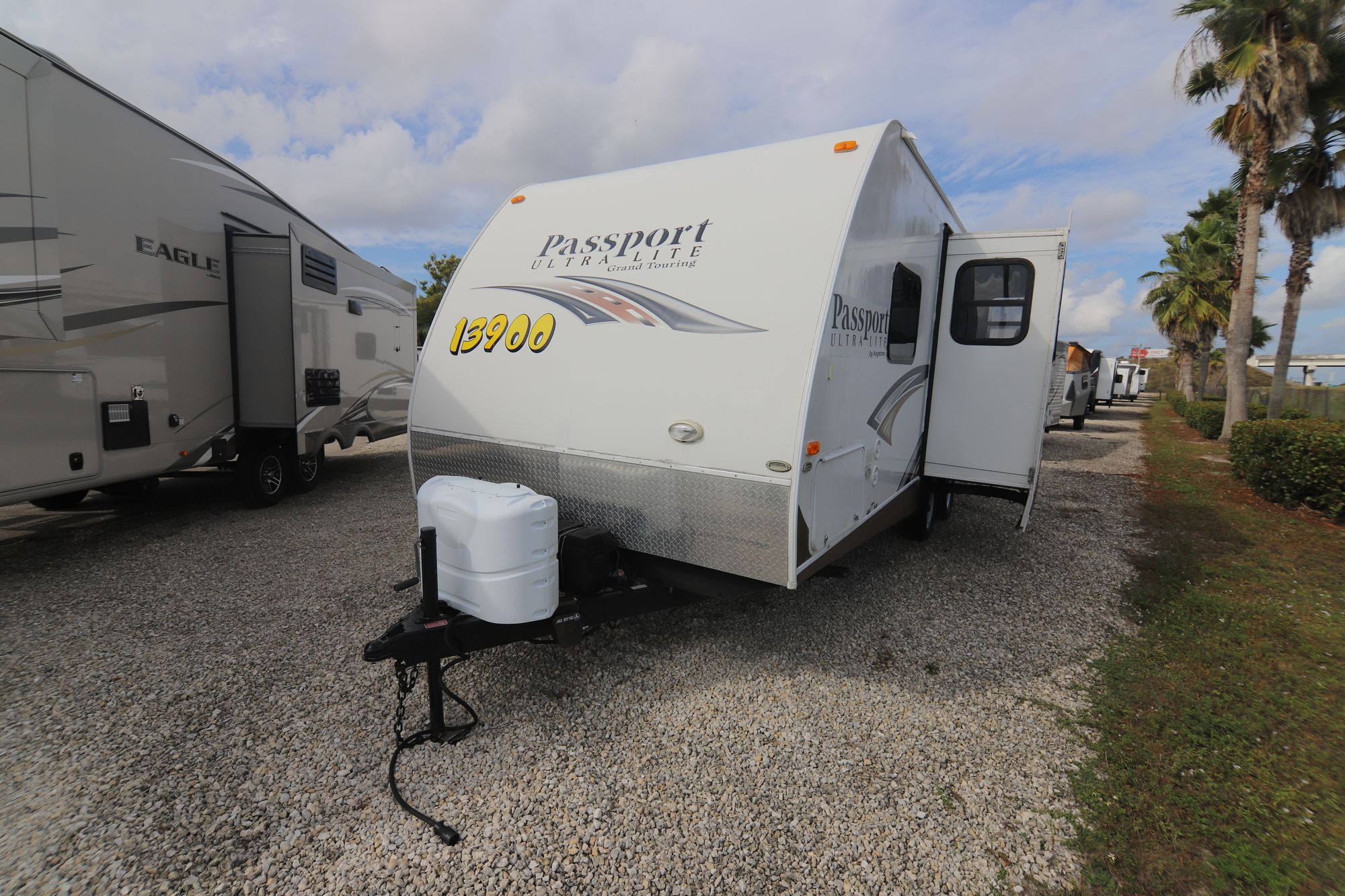 Used 2014 Keystone Passport 2300BH Travel Trailer  For Sale