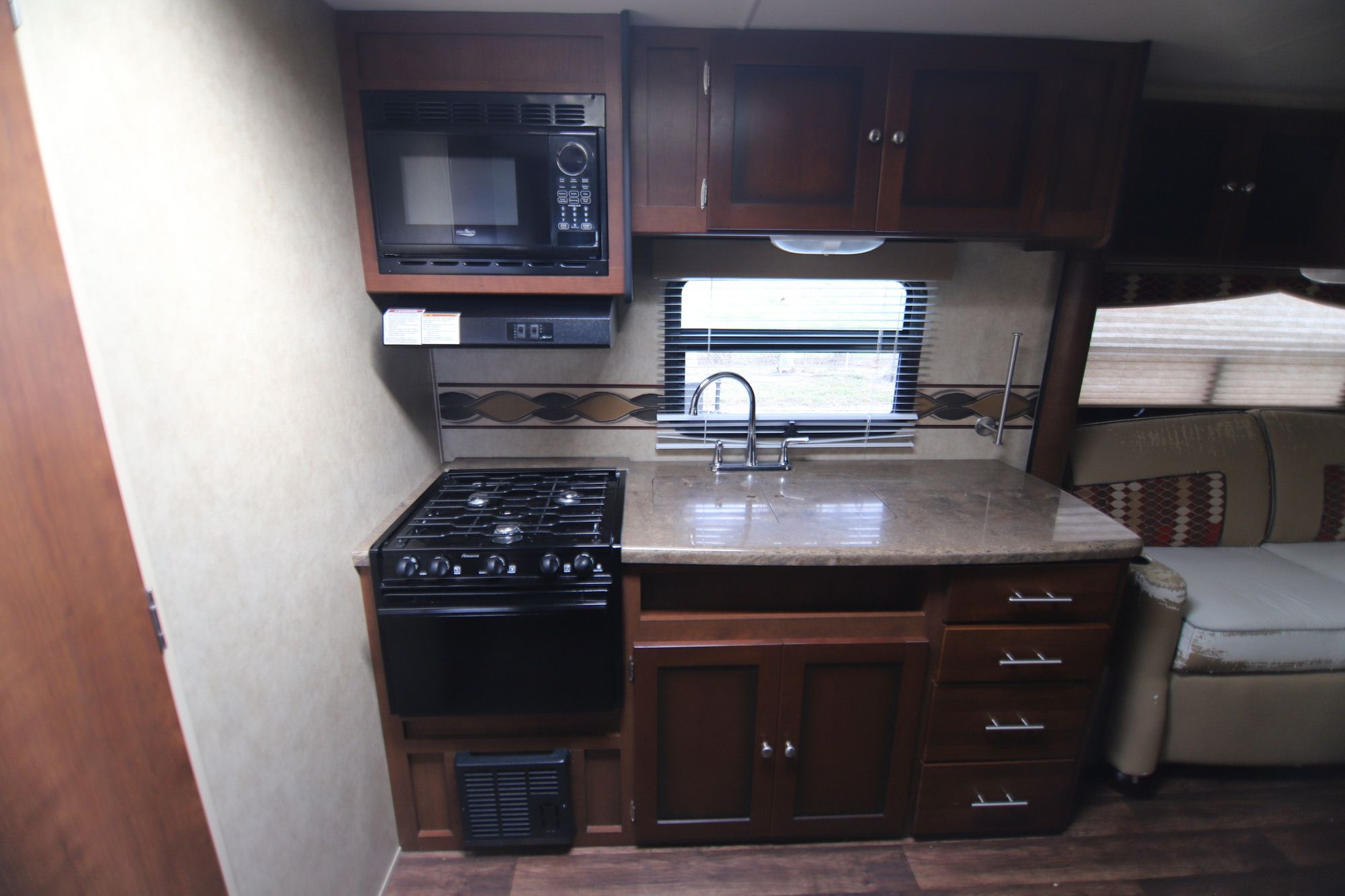 Used 2012 Dutchmen Kodiak 241RBSL Travel Trailer  For Sale