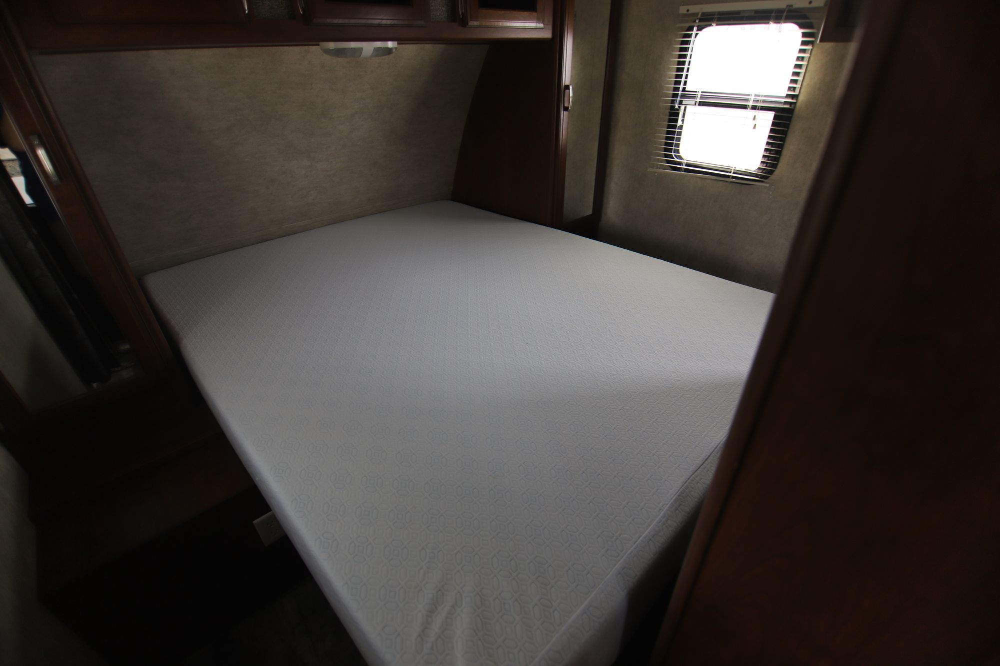 Used 2014 Keystone Passport 2300BH Travel Trailer  For Sale