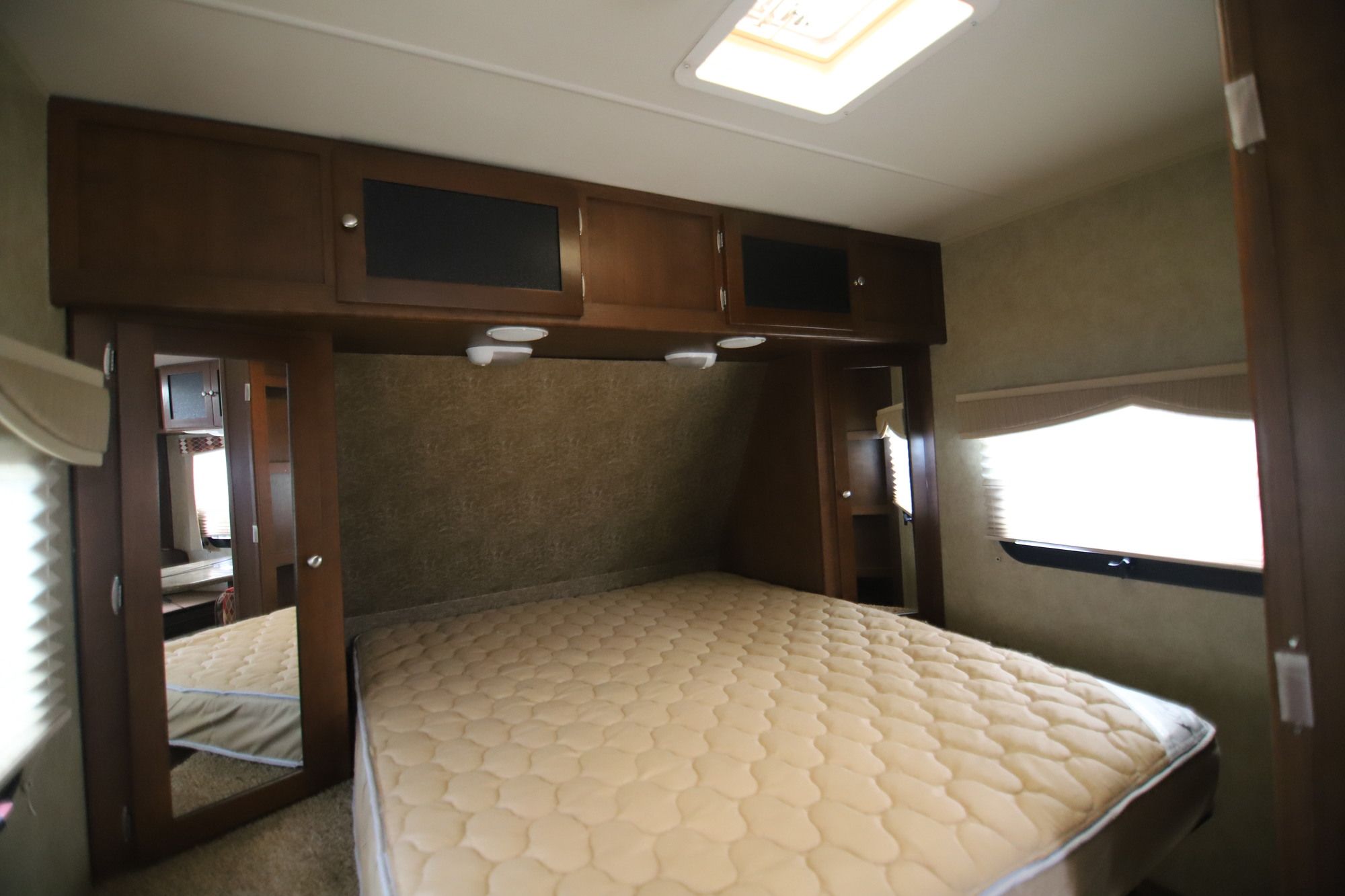 Used 2012 Dutchmen Kodiak 241RBSL Travel Trailer  For Sale