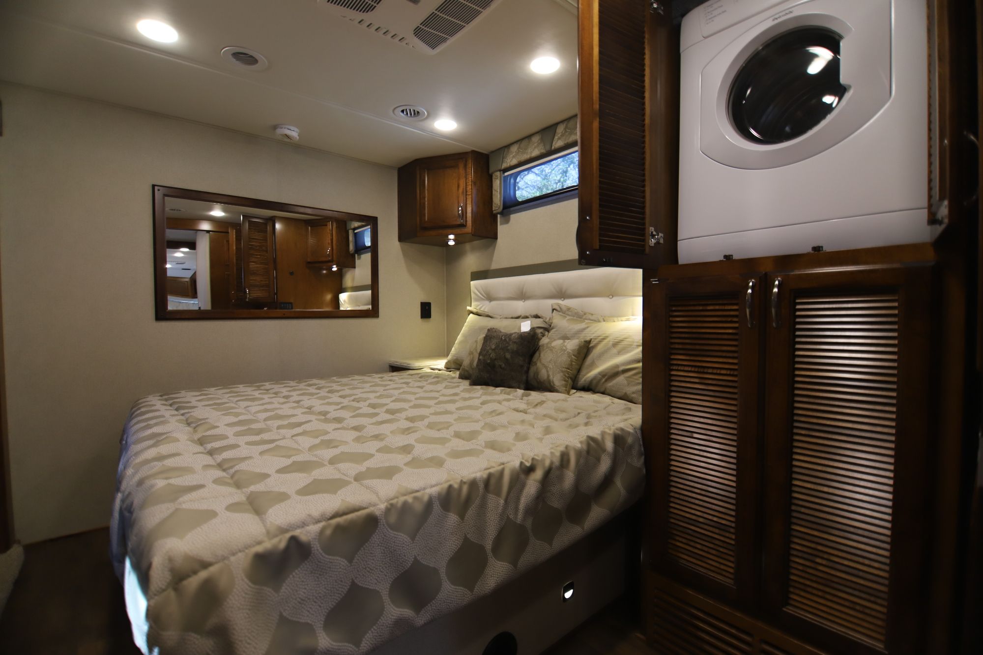 New 2019 Renegade Rv Verona 40VBH Class C  For Sale