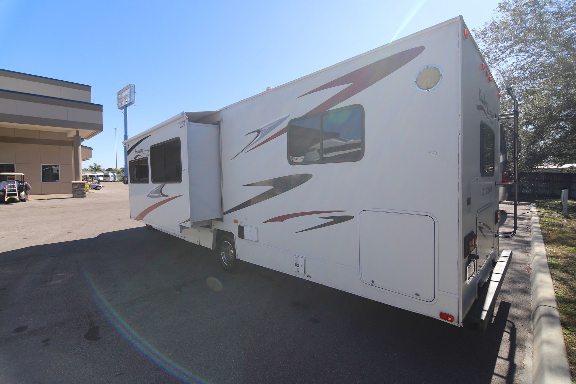 Used 2008 Coachmen Freedom Express 31Ss 31SS Class C  For Sale