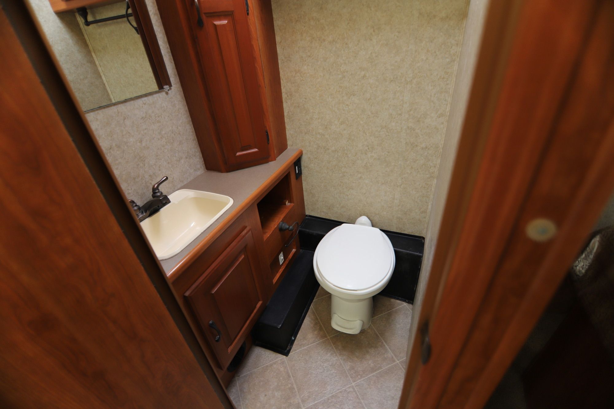 Used 2008 Coachmen Freedom Express 31Ss 31SS Class C  For Sale