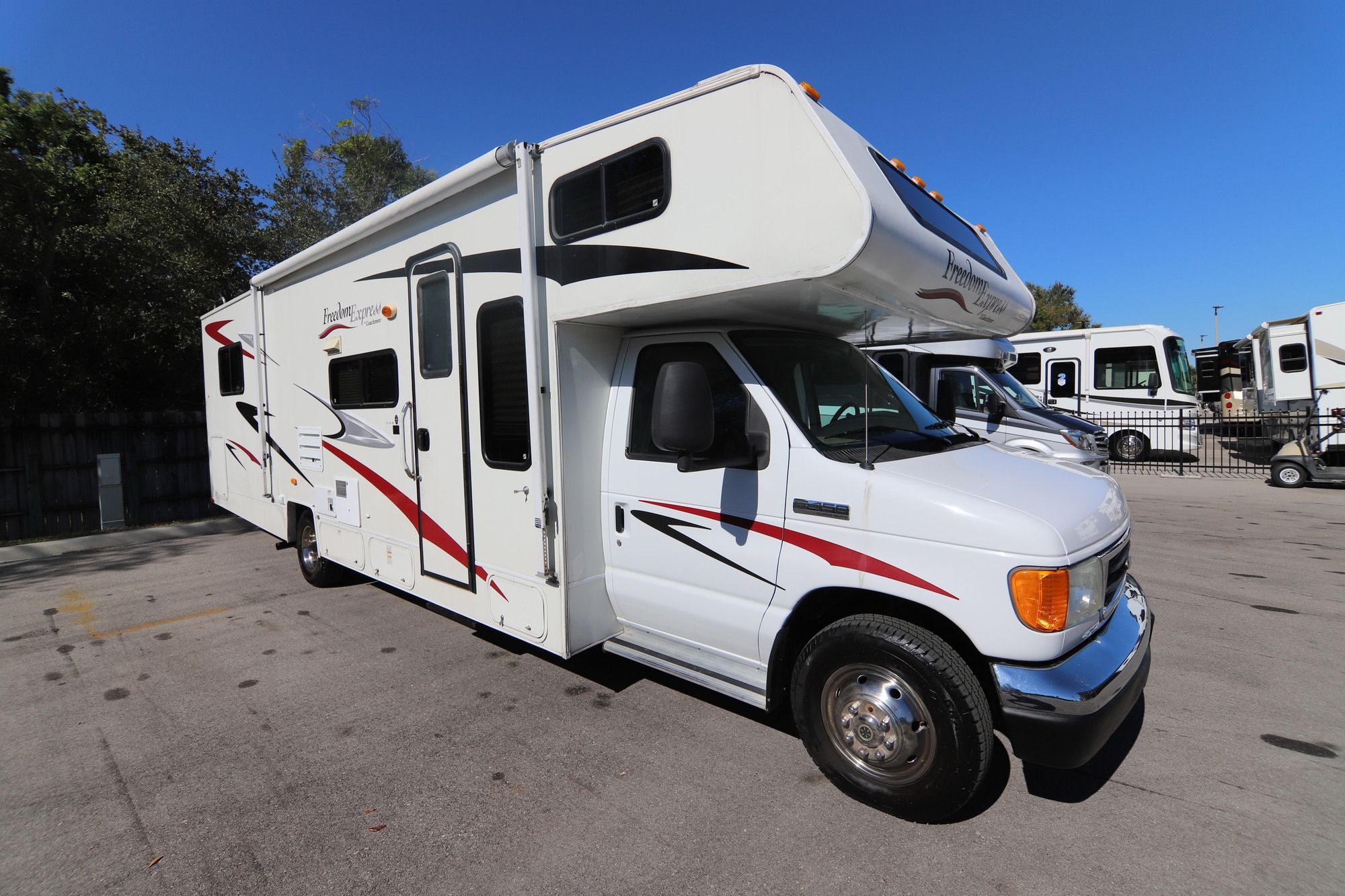 Used 2008 Coachmen Freedom Express 31Ss 31SS Class C  For Sale