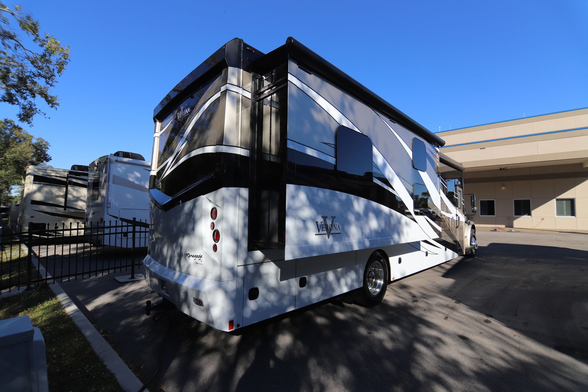 New 2019 Renegade Rv Verona 40VBH Class C  For Sale