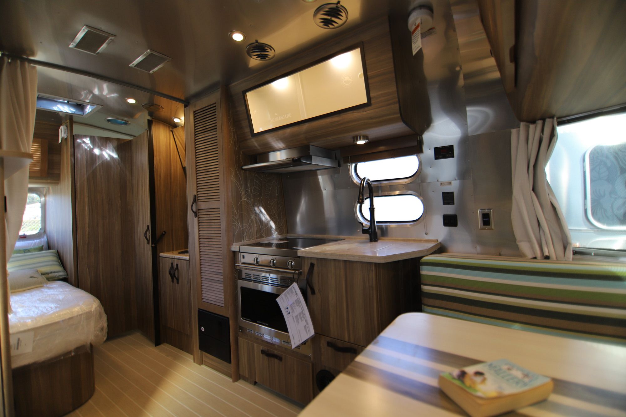 New 2019 Airstream Tommy Bahama 19CB Travel Trailer  For Sale