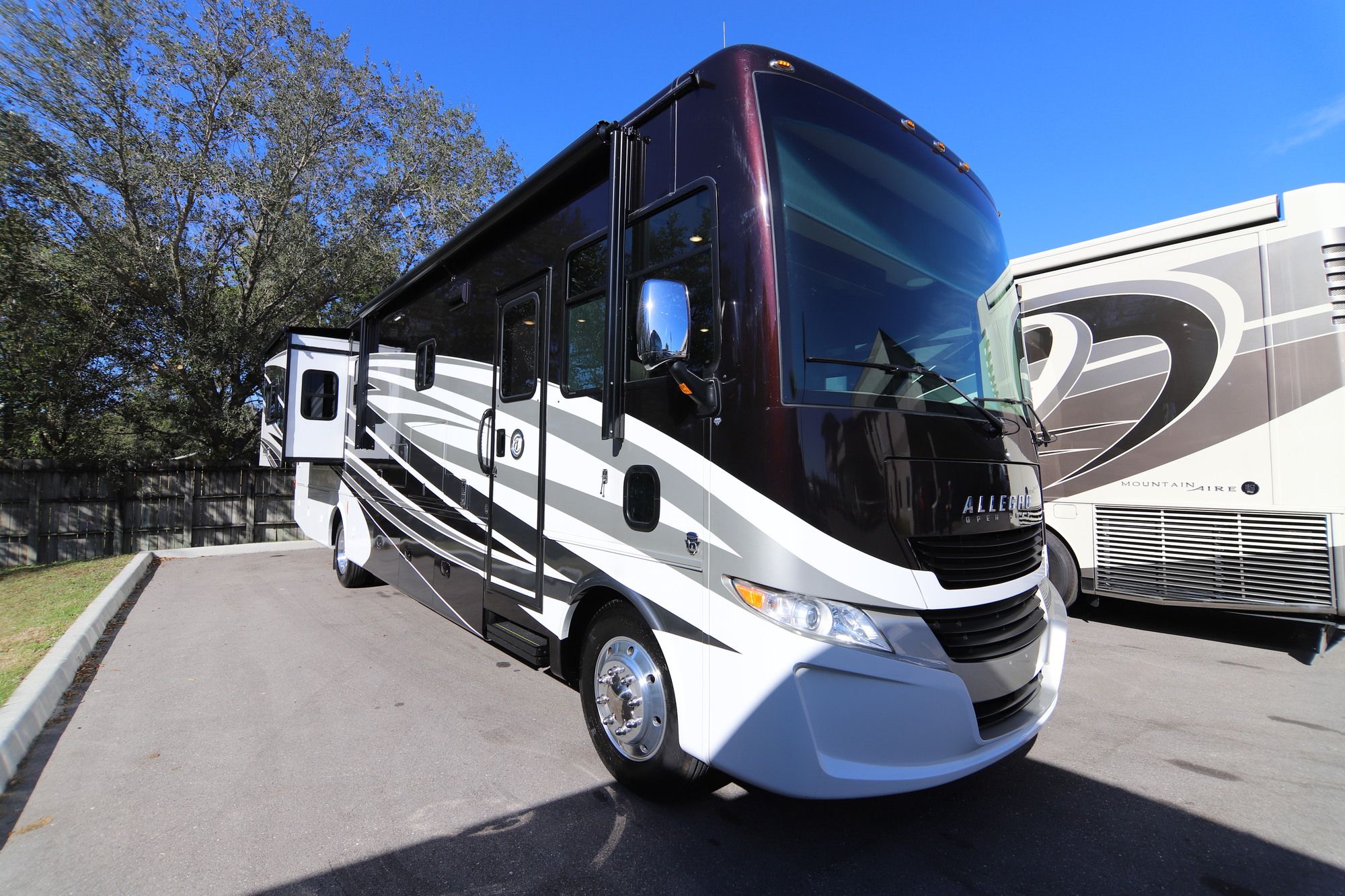 Used 2017 Tiffin Motor Homes Allegro 36UA Class A  For Sale