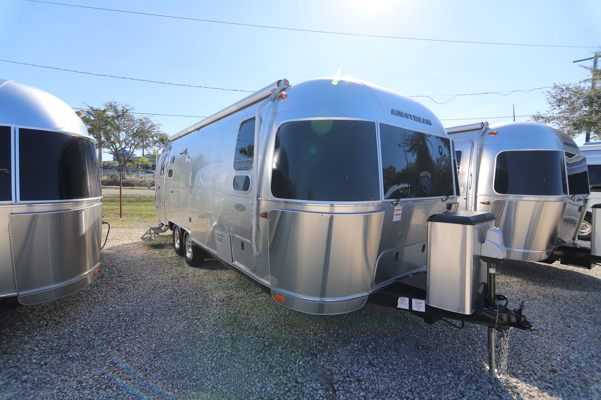 Used 2018 Airstream Flying Cloud 25FB Travel Trailer  For Sale