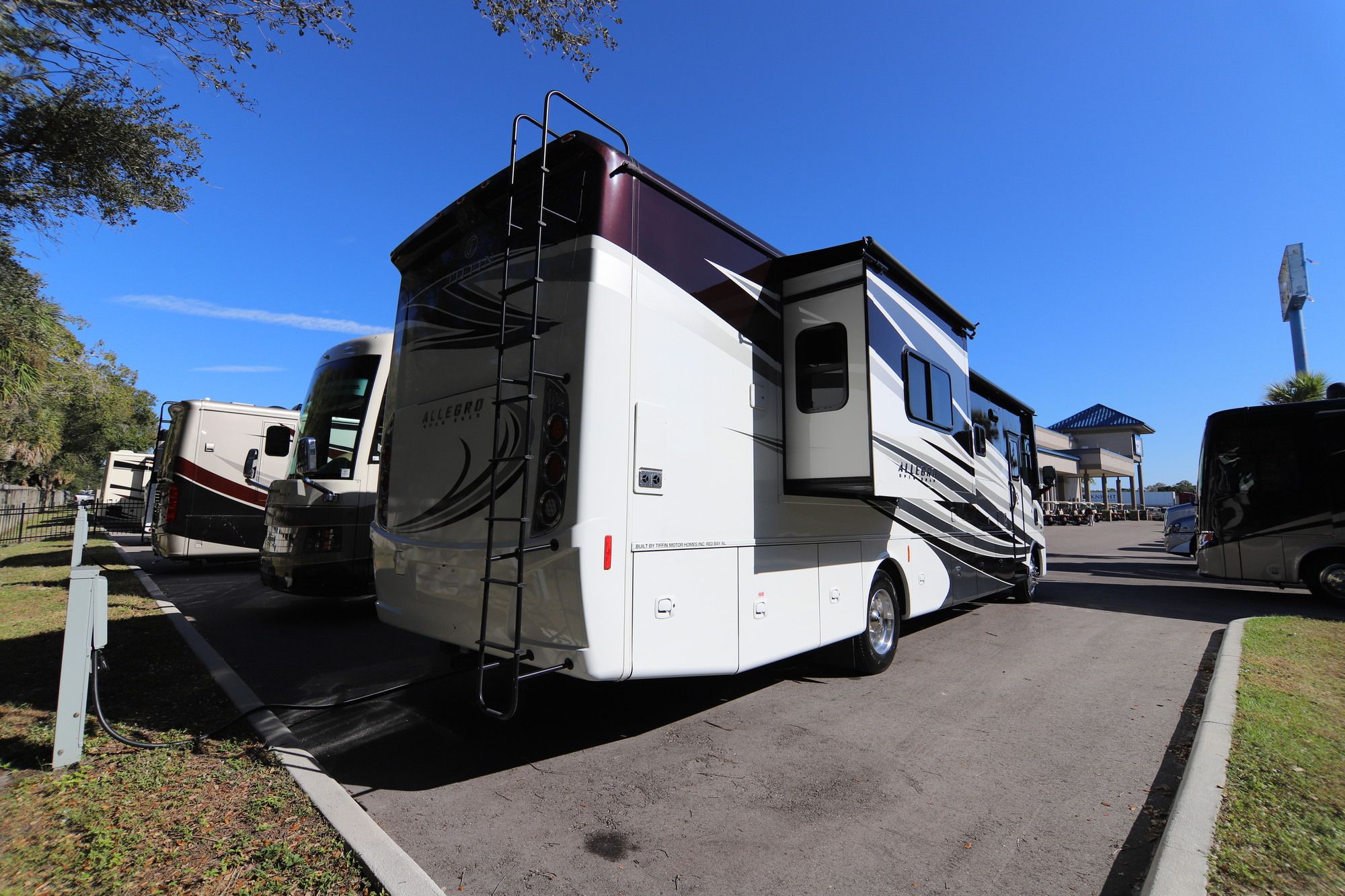 Used 2017 Tiffin Motor Homes Allegro 36UA Class A  For Sale