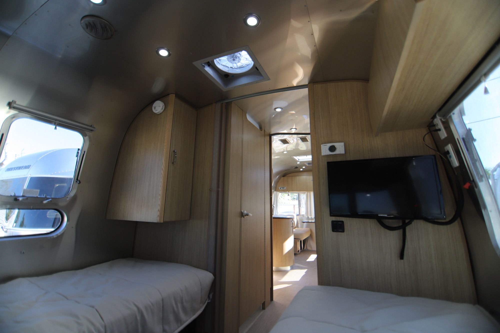 Used 2018 Airstream Flying Cloud 25FB Travel Trailer  For Sale