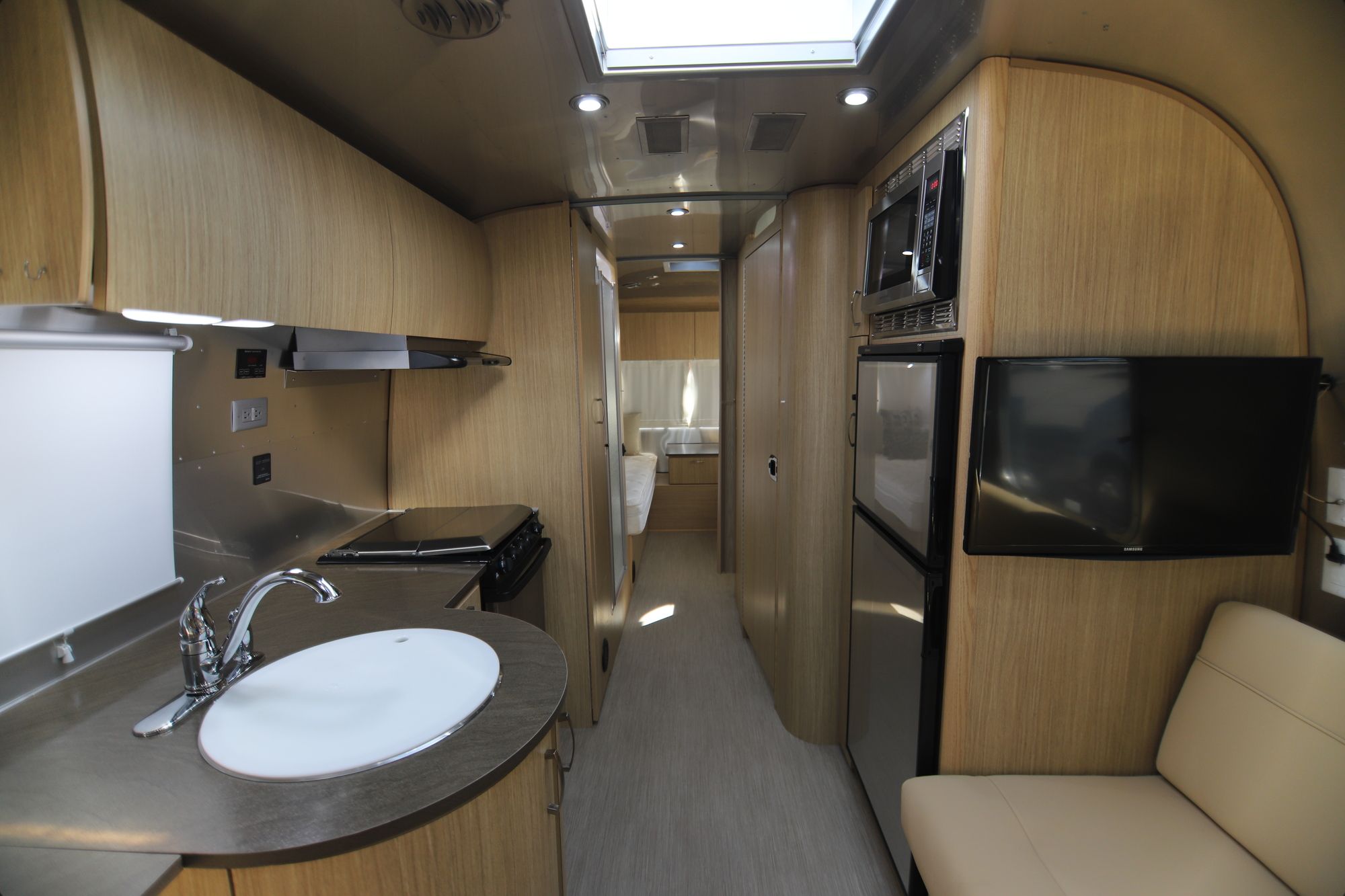 Used 2017 Airstream Flying Cloud 25RB Travel Trailer  For Sale